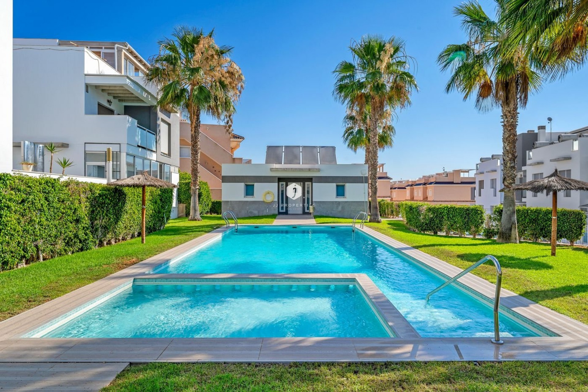 Tweedehands - Bungalow -
Punta Prima - Costa Blanca