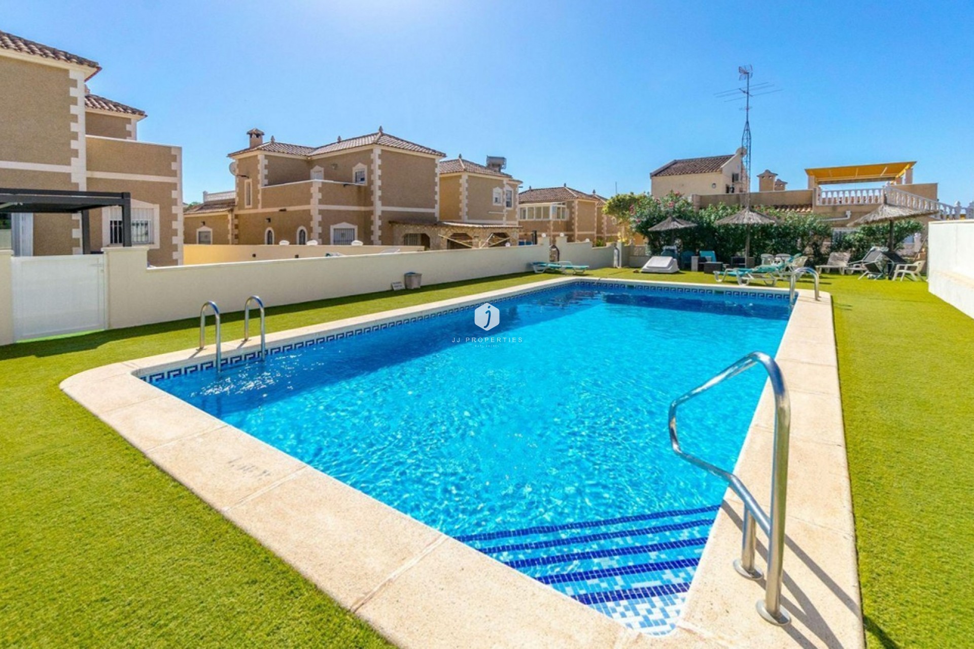 Tweedehands - Bungalow -
San Miguel de Salinas - Inland