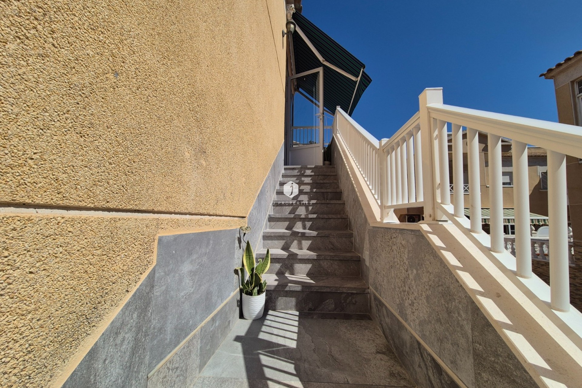 Tweedehands - Bungalow -
Torrevieja - Costa Blanca