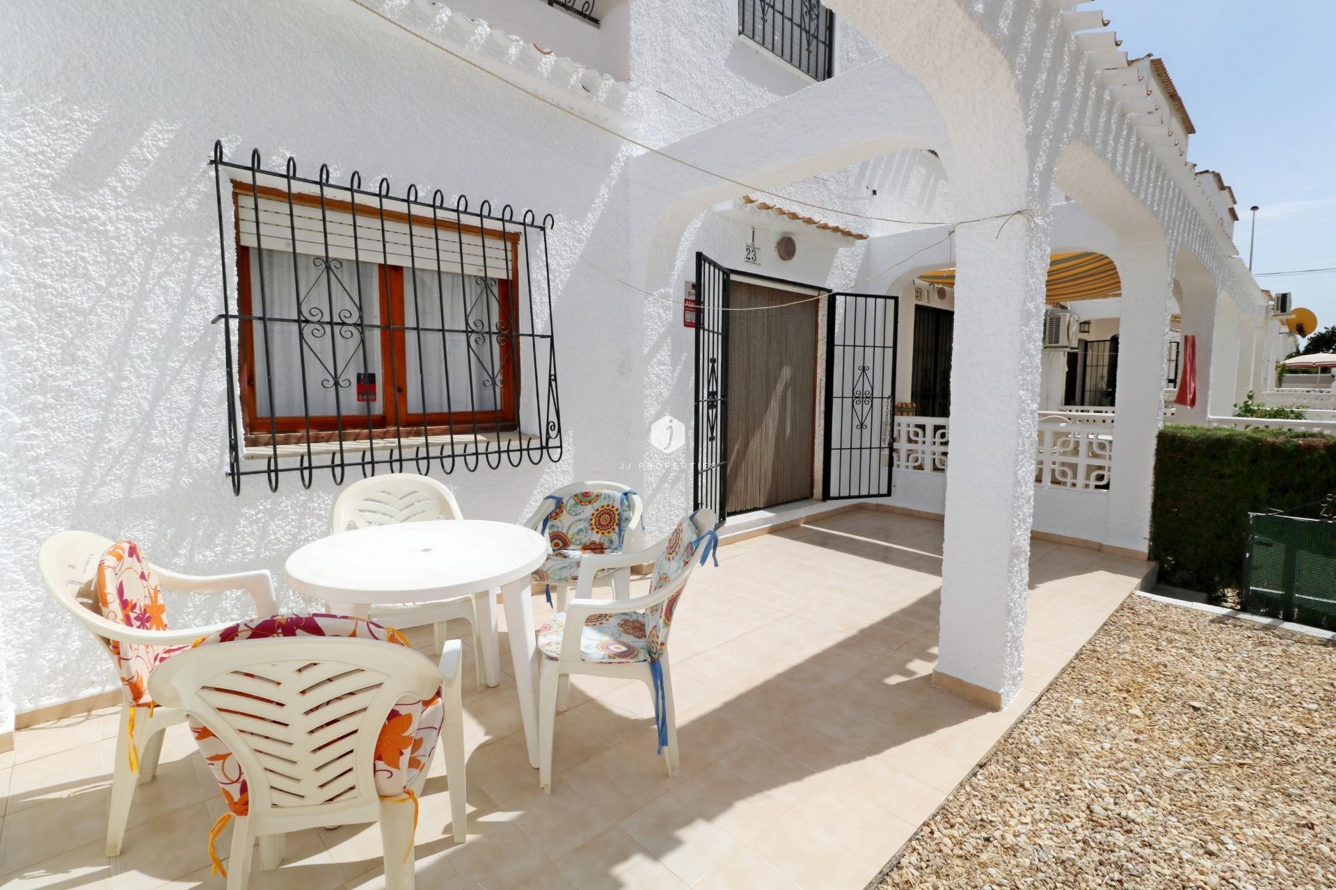 Tweedehands - Bungalow -
Torrevieja - El Acequión - Los Náufragos