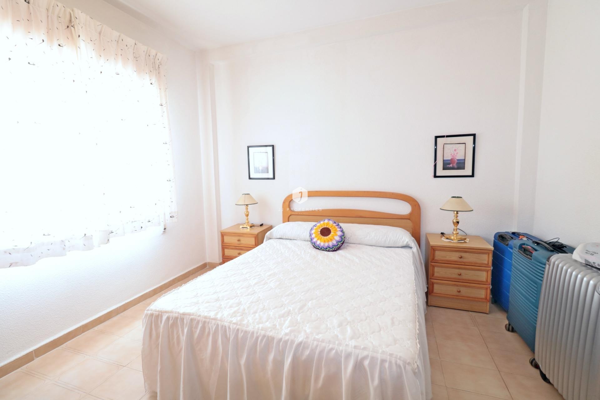 Tweedehands - Bungalow -
Torrevieja - El Acequión - Los Náufragos
