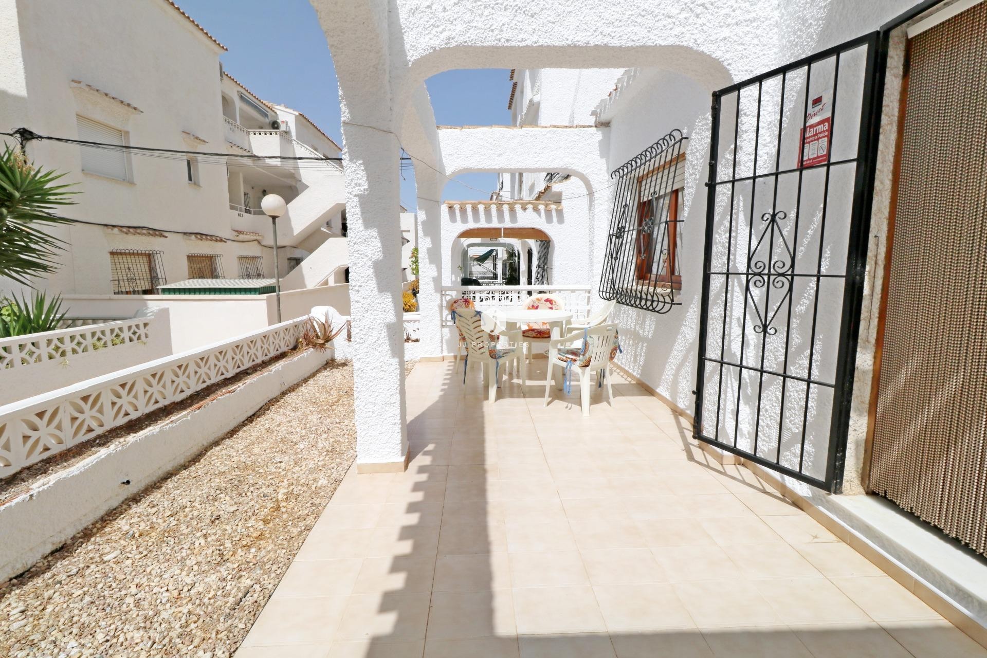 Tweedehands - Bungalow -
Torrevieja - El Acequión - Los Náufragos