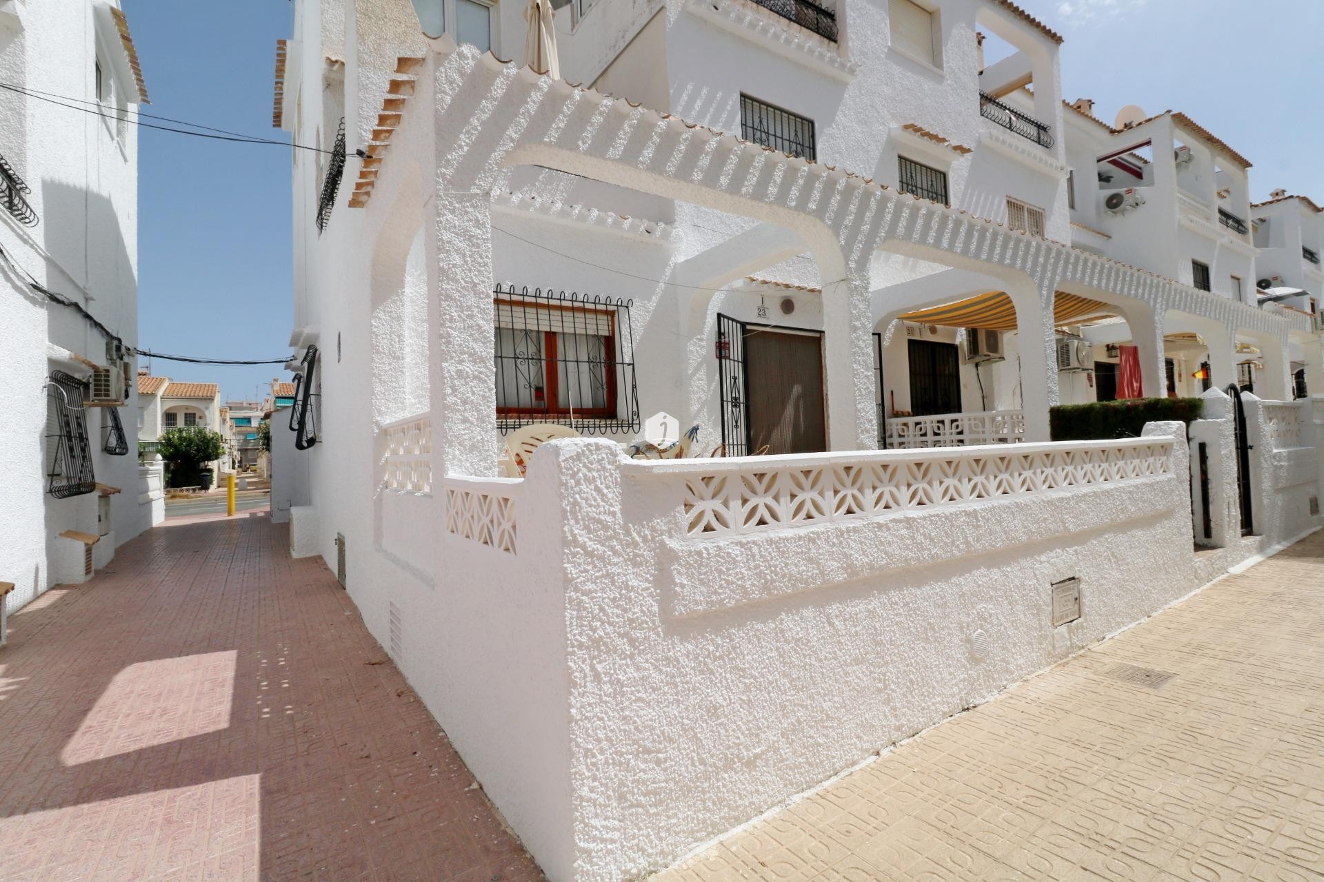 Tweedehands - Bungalow -
Torrevieja - El Acequión - Los Náufragos