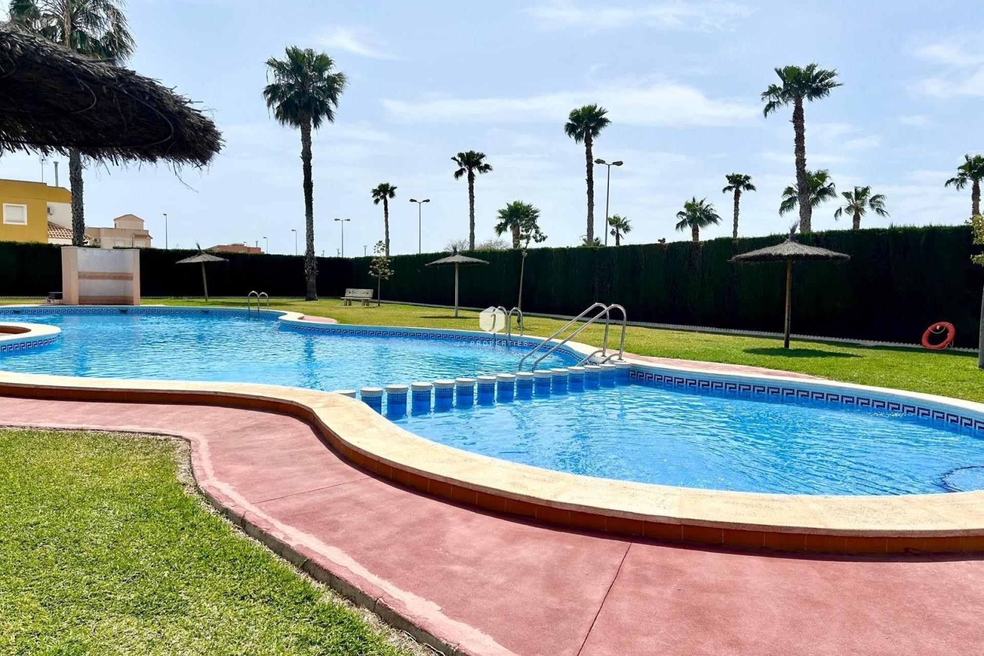 Tweedehands - Bungalow -
Torrevieja - El Limonar