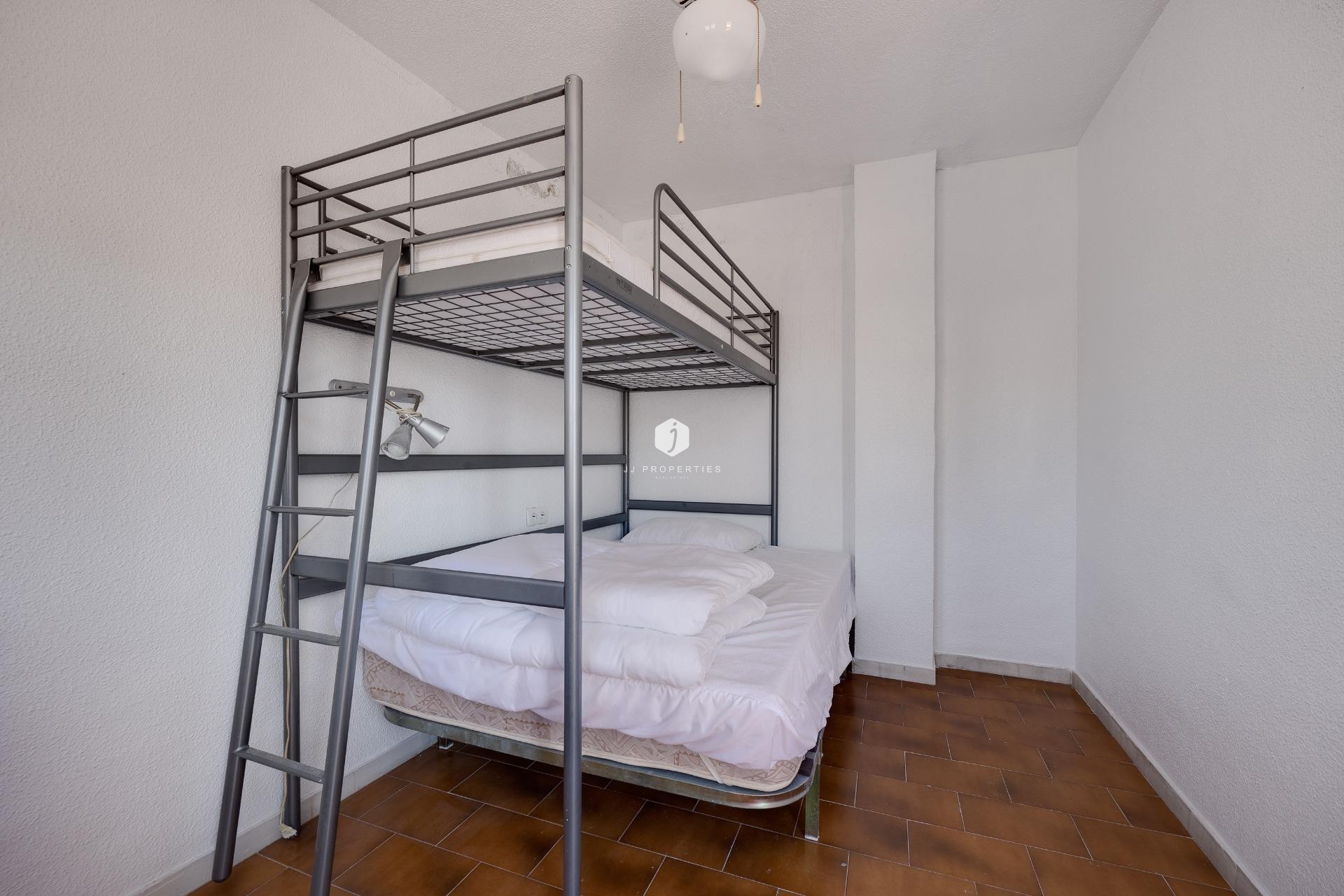 Tweedehands - Bungalow -
Torrevieja - La Mata