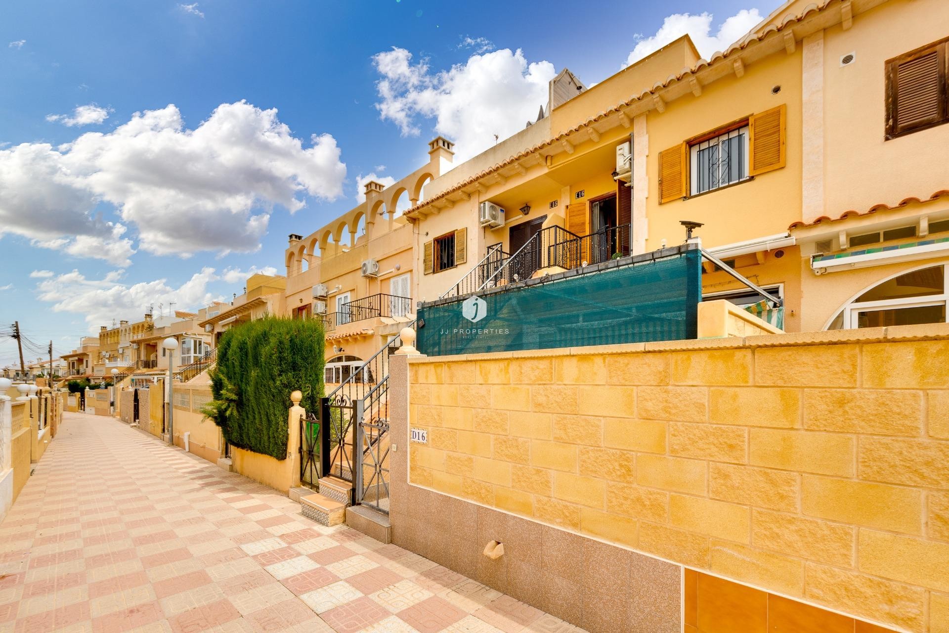 Tweedehands - Bungalow -
Torrevieja - La Siesta - El Salado - Torreta