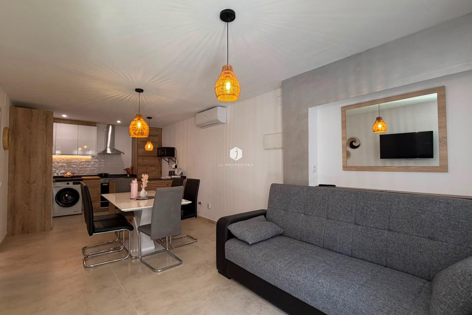 Tweedehands - Bungalow -
Torrevieja - La veleta