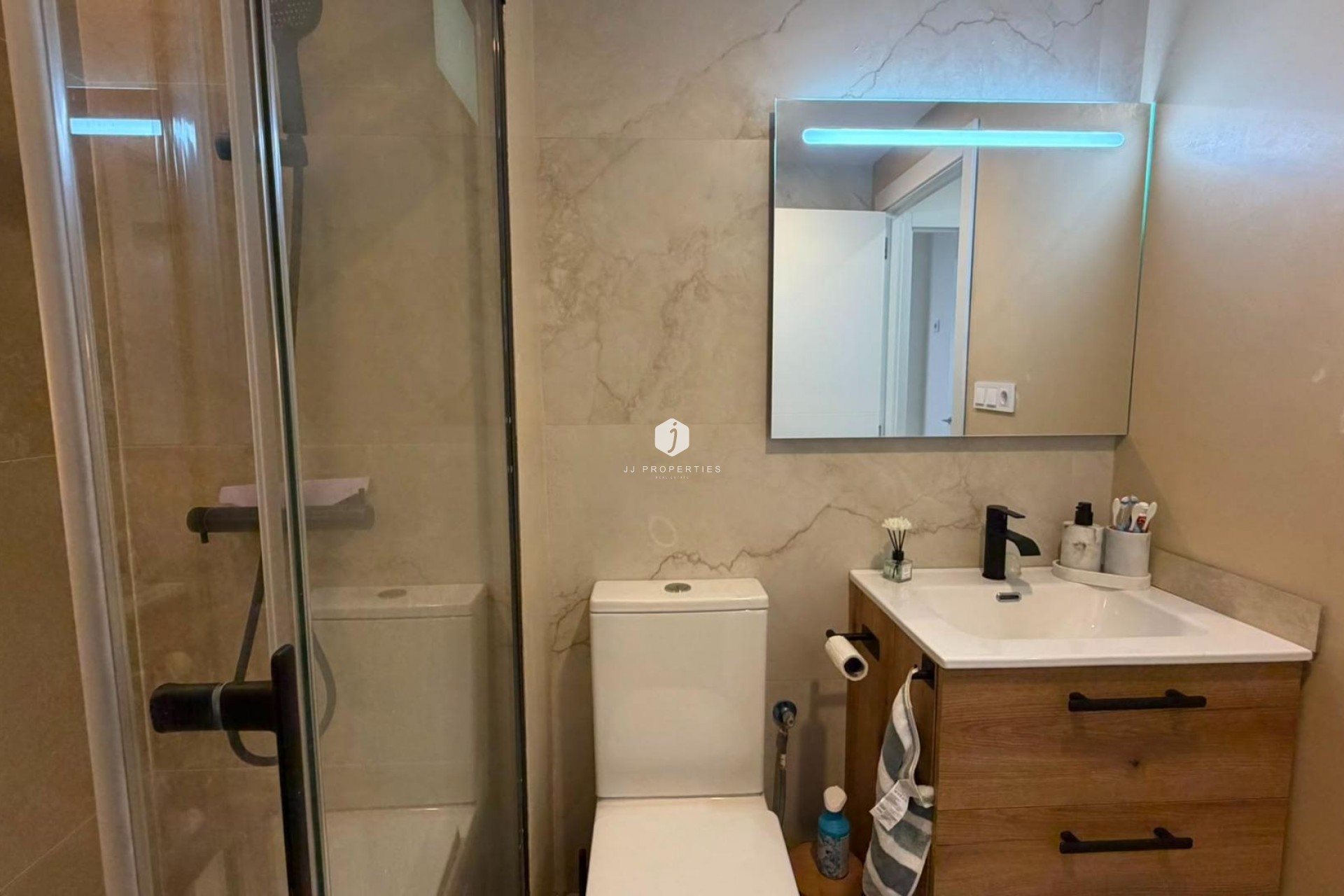 Tweedehands - Bungalow -
Torrevieja - La veleta