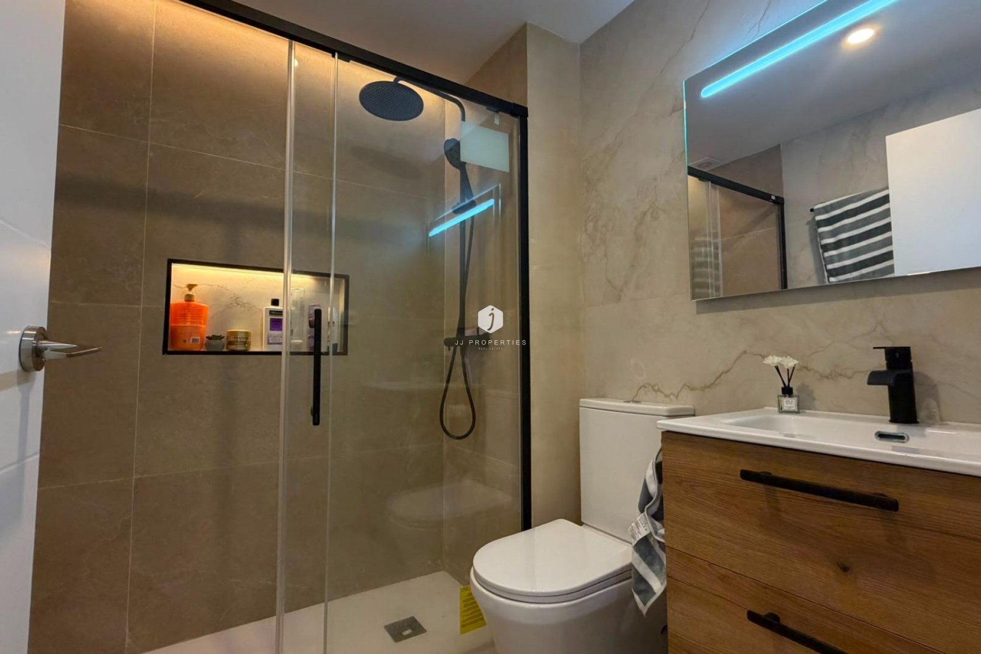 Tweedehands - Bungalow -
Torrevieja - La veleta