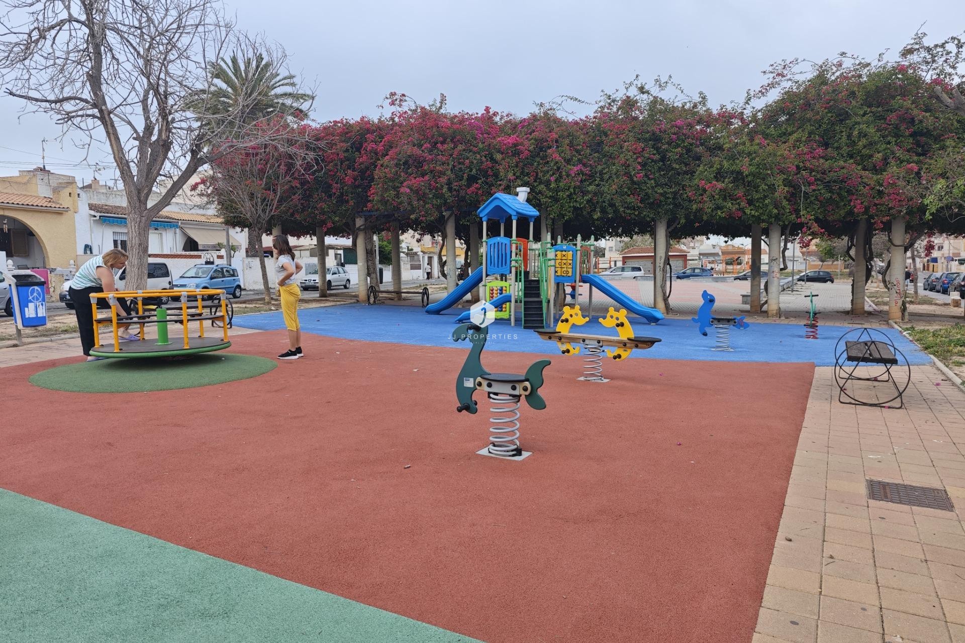 Tweedehands - Bungalow -
Torrevieja - Playa del Cura