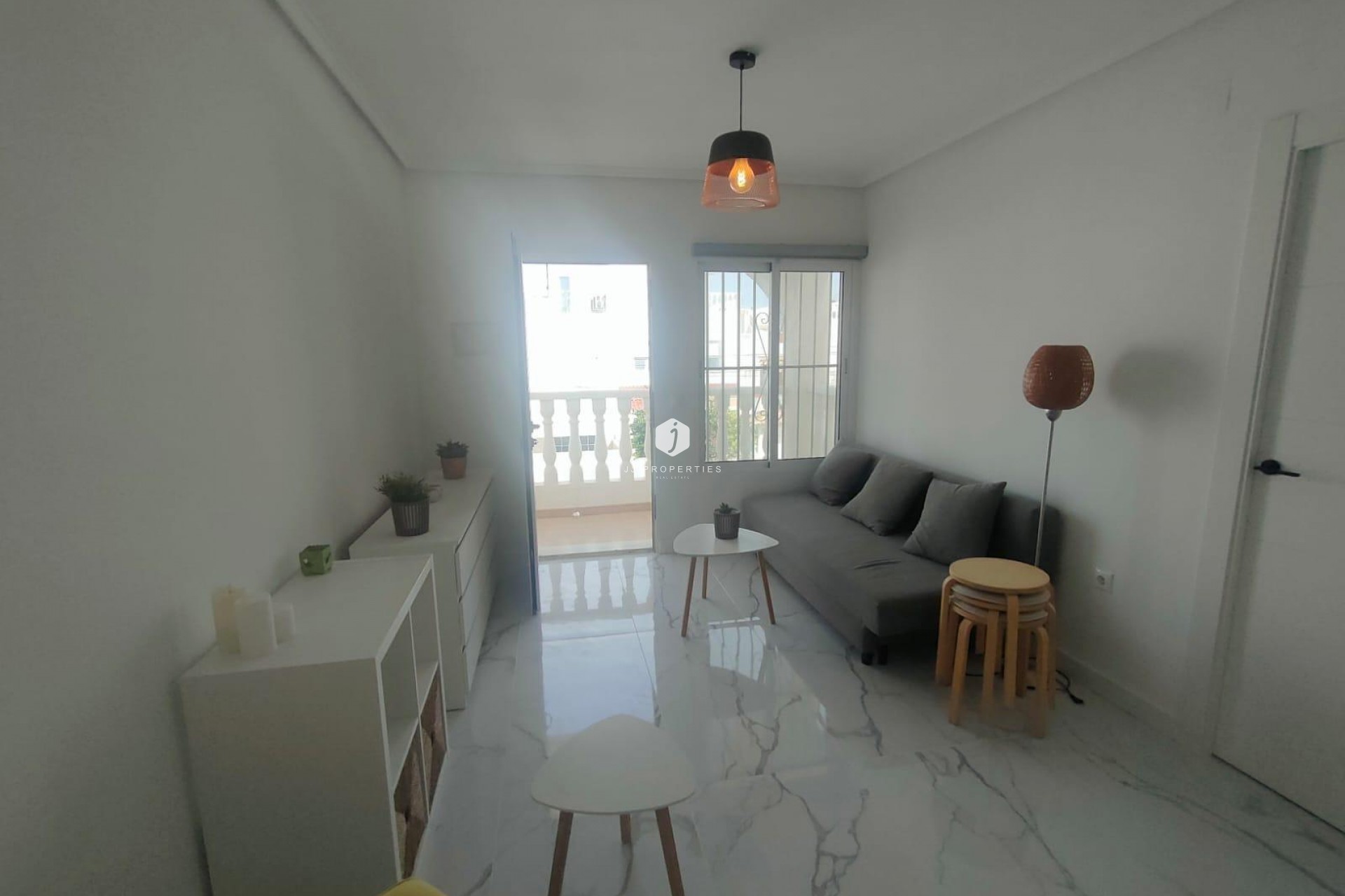 Tweedehands - Bungalow -
Torrevieja - Rosaleda-los Frutales