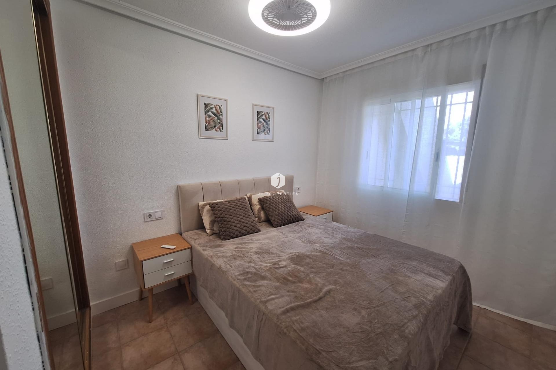 Tweedehands - Bungalow -
Torrevieja - Sector 25