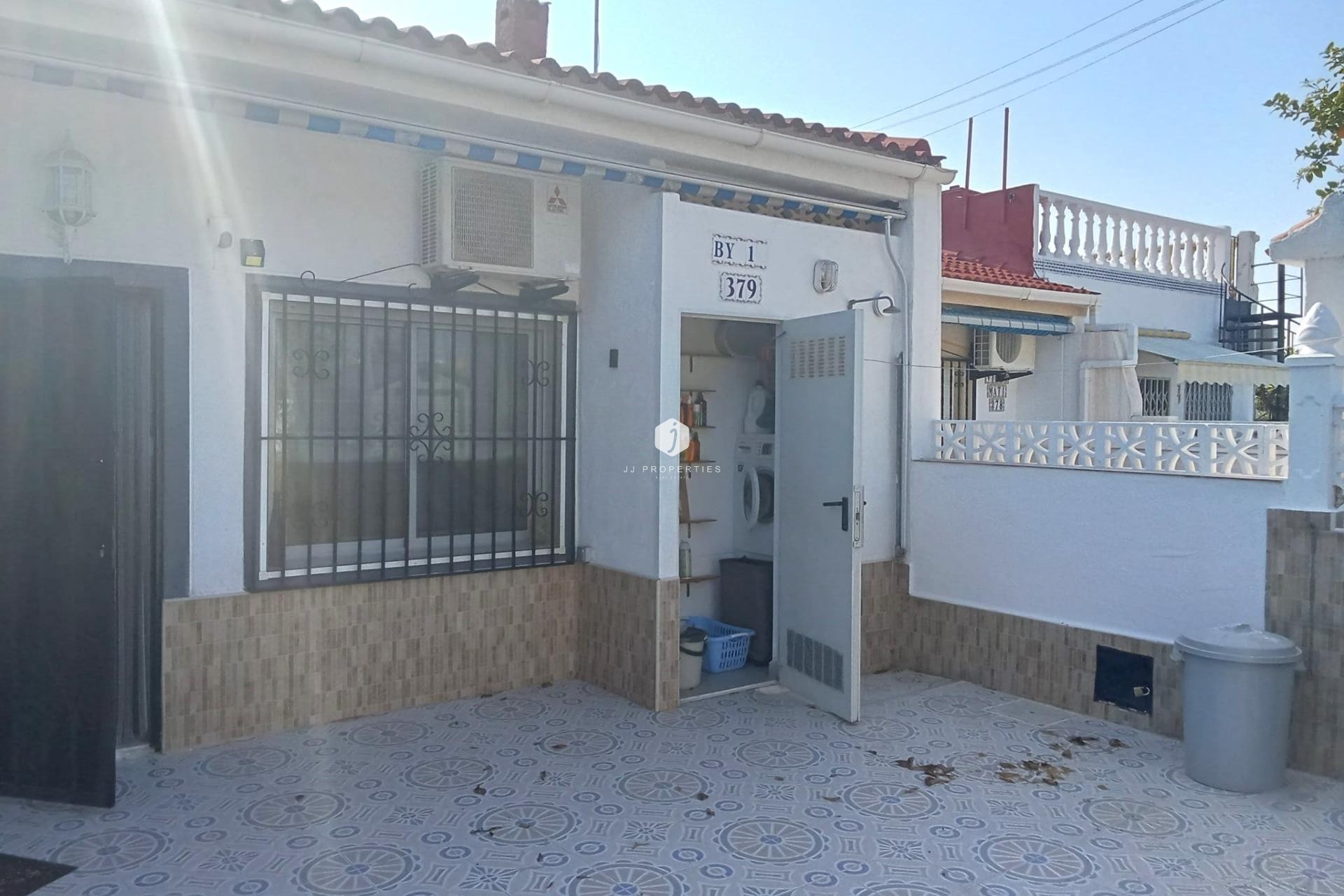 Tweedehands - Bungalow -
Torrevieja - Torretas