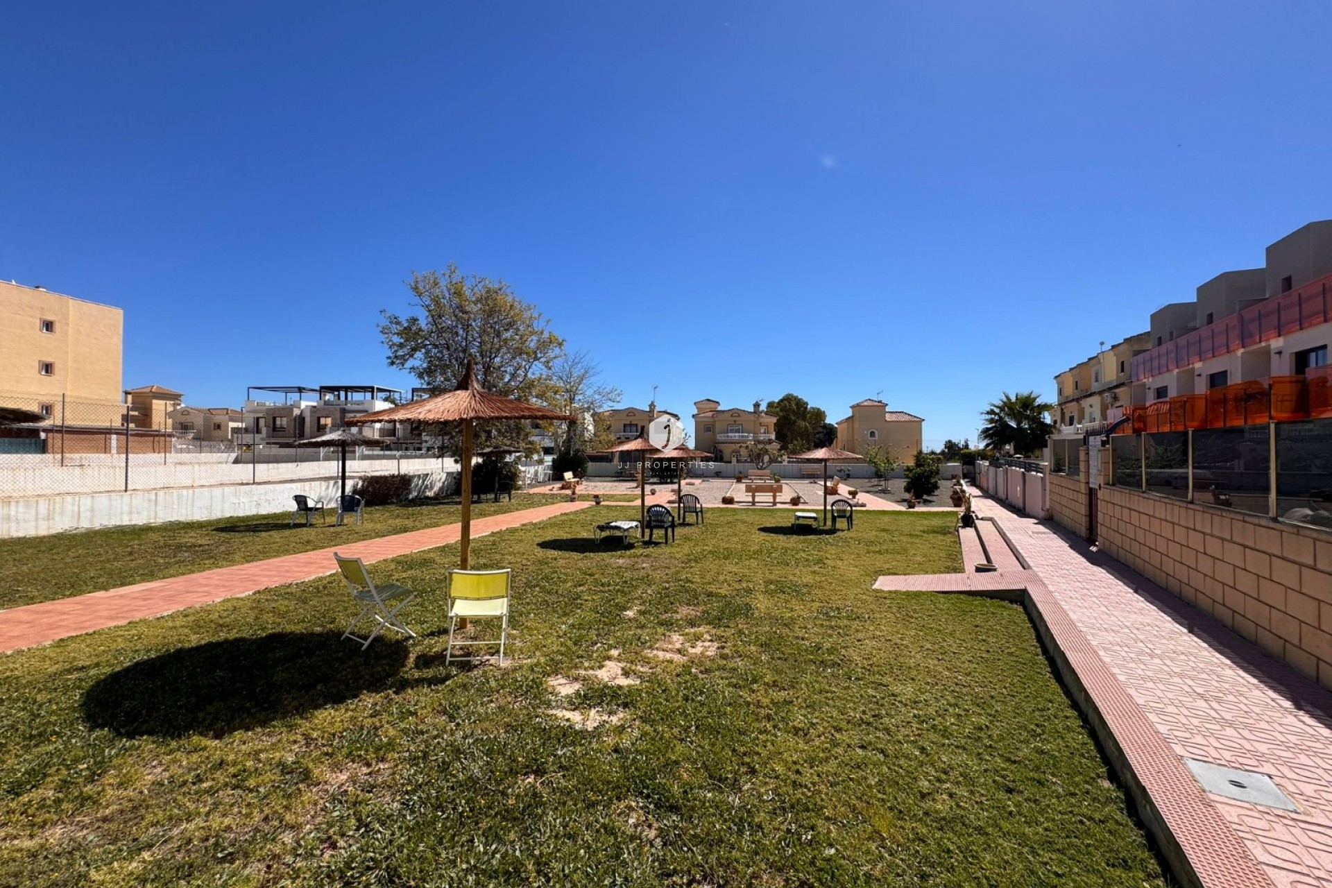 Tweedehands - Chalet -
Campoamor - Costa Blanca