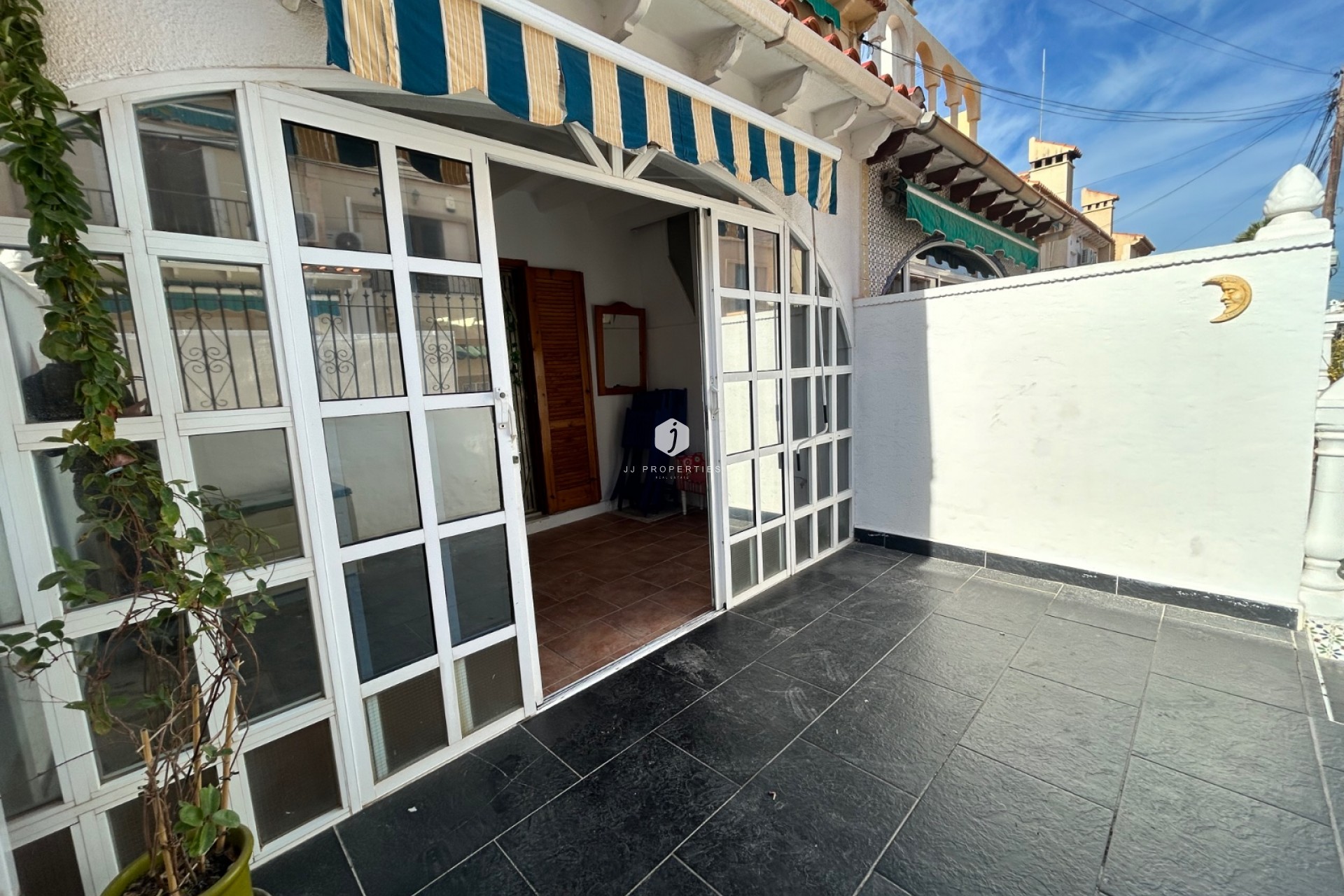 Tweedehands - Chalet -
El Chaparral - Inland