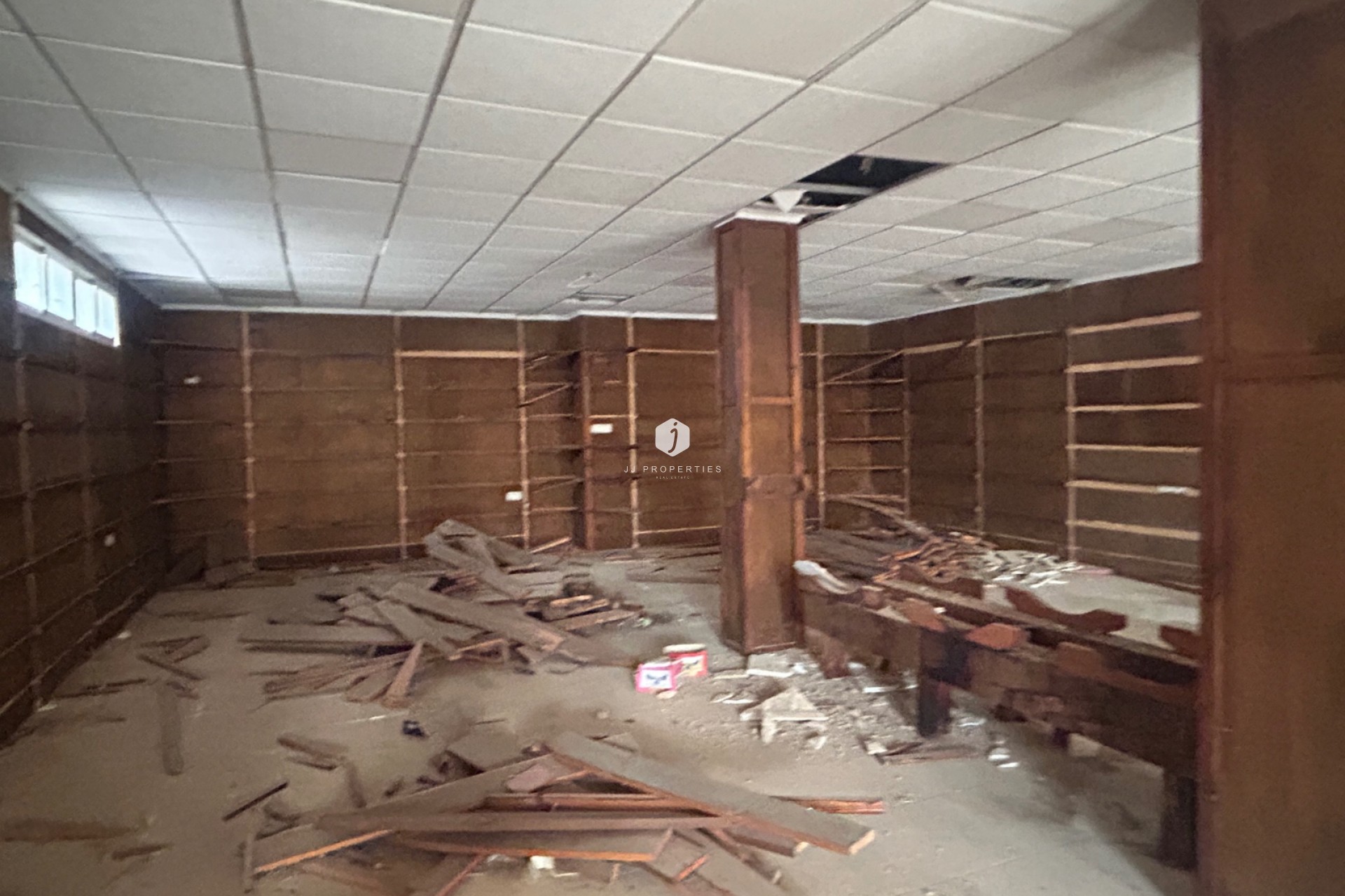 Tweedehands - Chalet -
Jacarilla - Inland