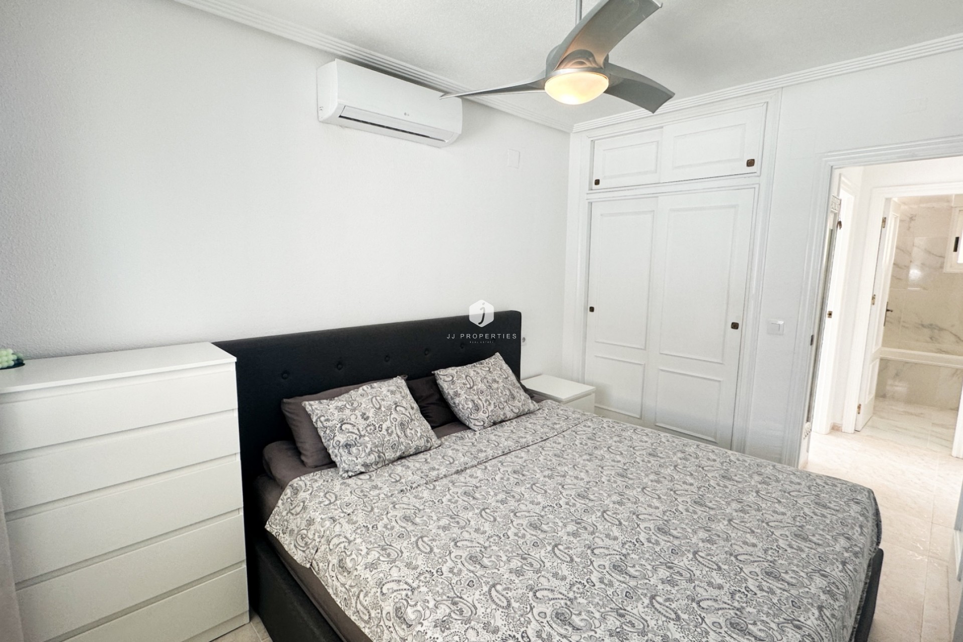 Tweedehands - Chalet -
Los Altos - Costa Blanca