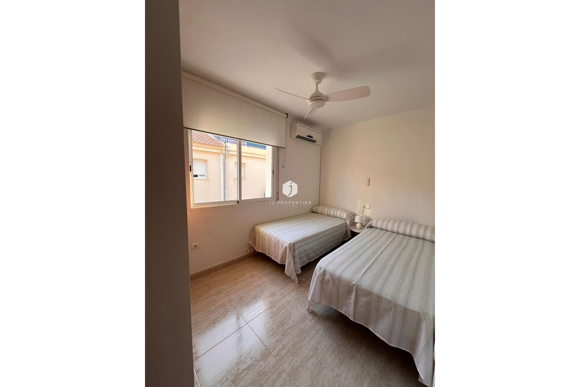 Tweedehands - Chalet -
Orihuela Costa - Campoamor