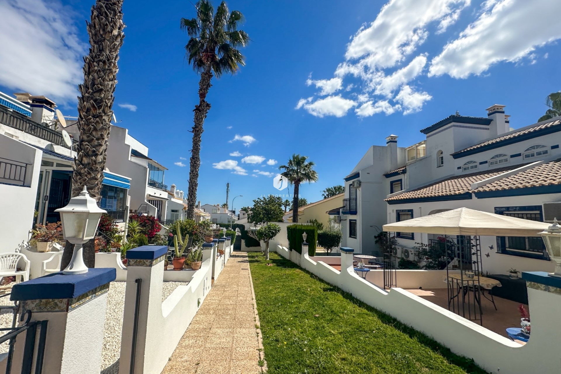 Tweedehands - Chalet -
Orihuela Costa - Costa Blanca