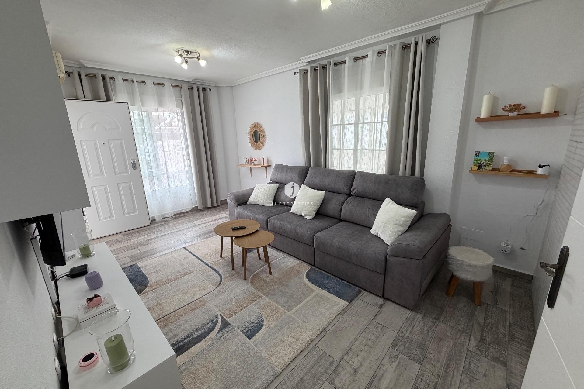 Tweedehands - Chalet -
Orihuela Costa - La Zenia