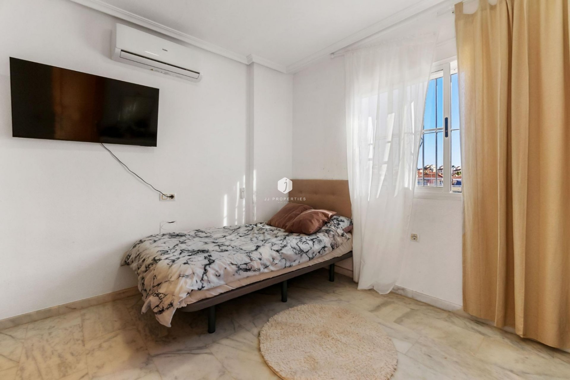 Tweedehands - Chalet -
Orihuela Costa - Las Filipinas