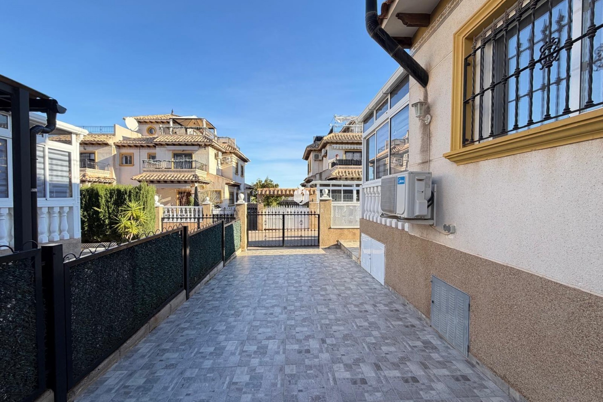 Tweedehands - Chalet -
Orihuela Costa - Las Filipinas