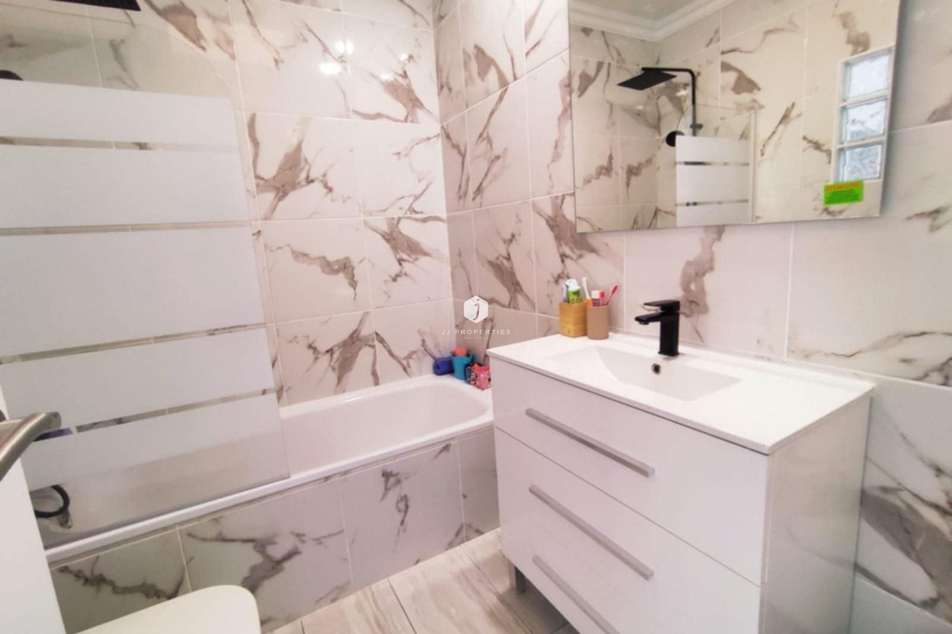 Tweedehands - Chalet -
Playa Flamenca - Costa Blanca