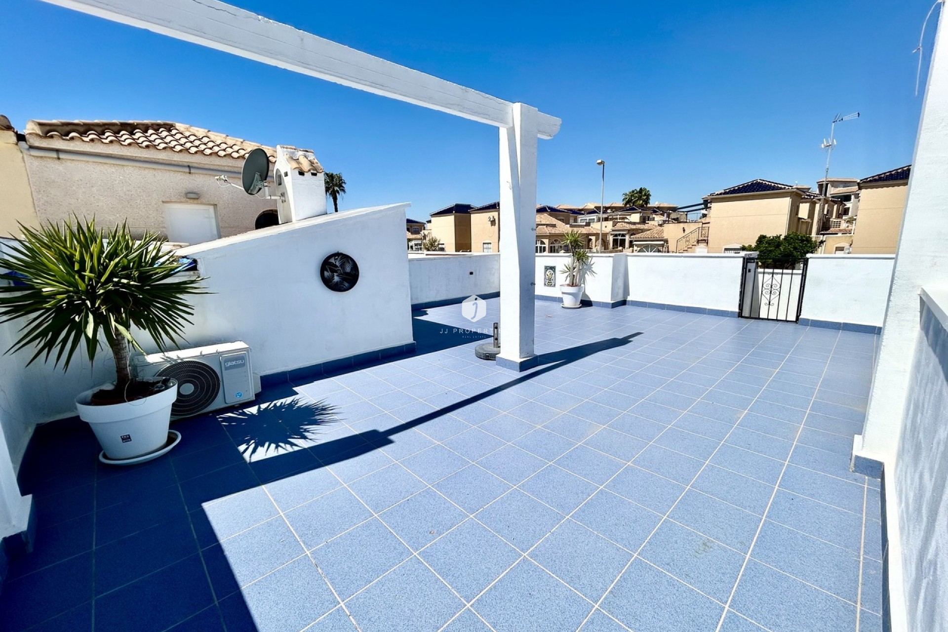 Tweedehands - Chalet -
Punta Prima - Costa Blanca