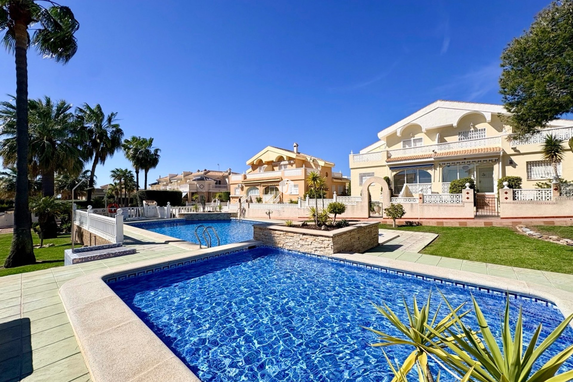 Tweedehands - Chalet -
Rojales - Inland