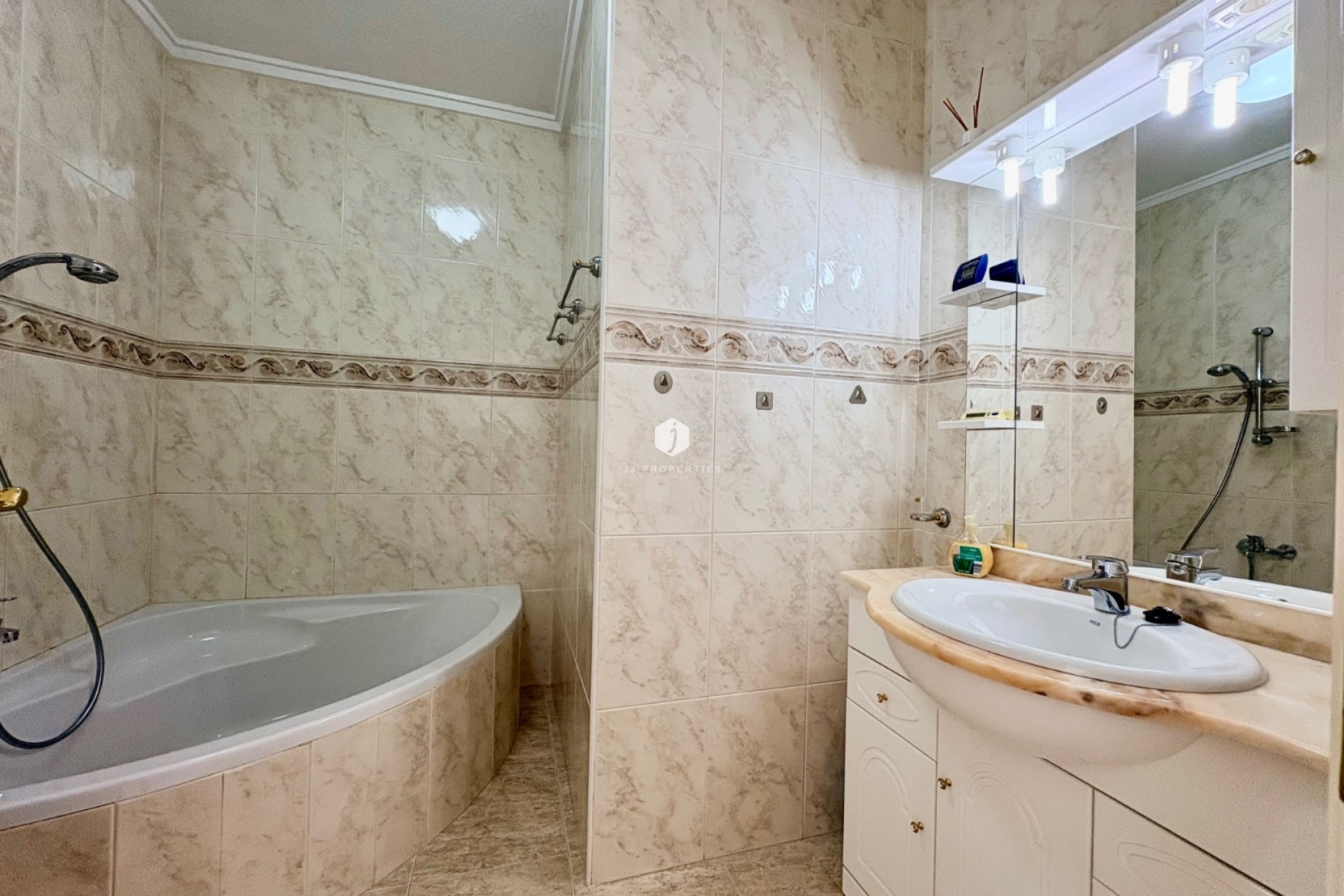 Tweedehands - Chalet -
Rojales - Inland