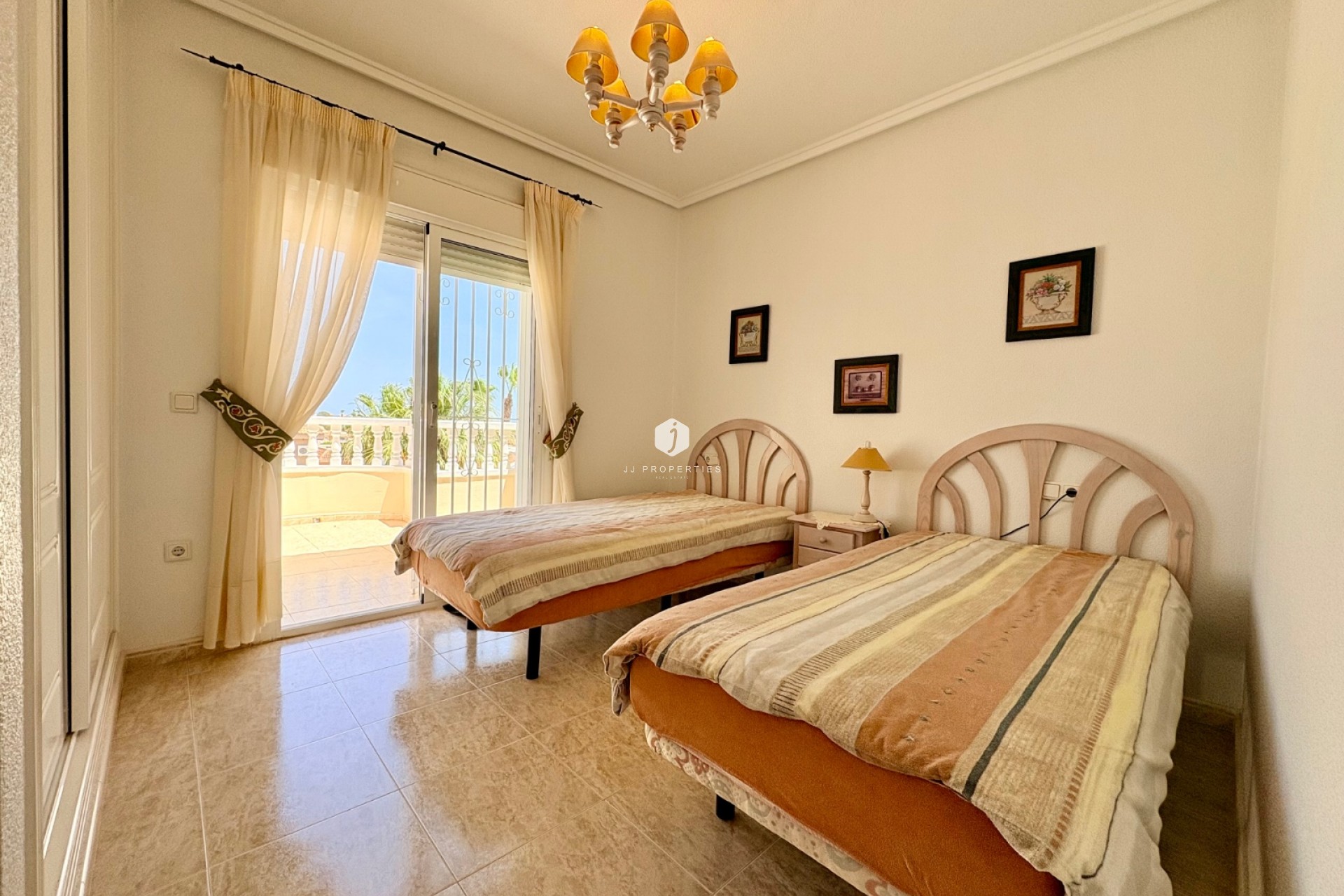 Tweedehands - Chalet -
Rojales - Inland