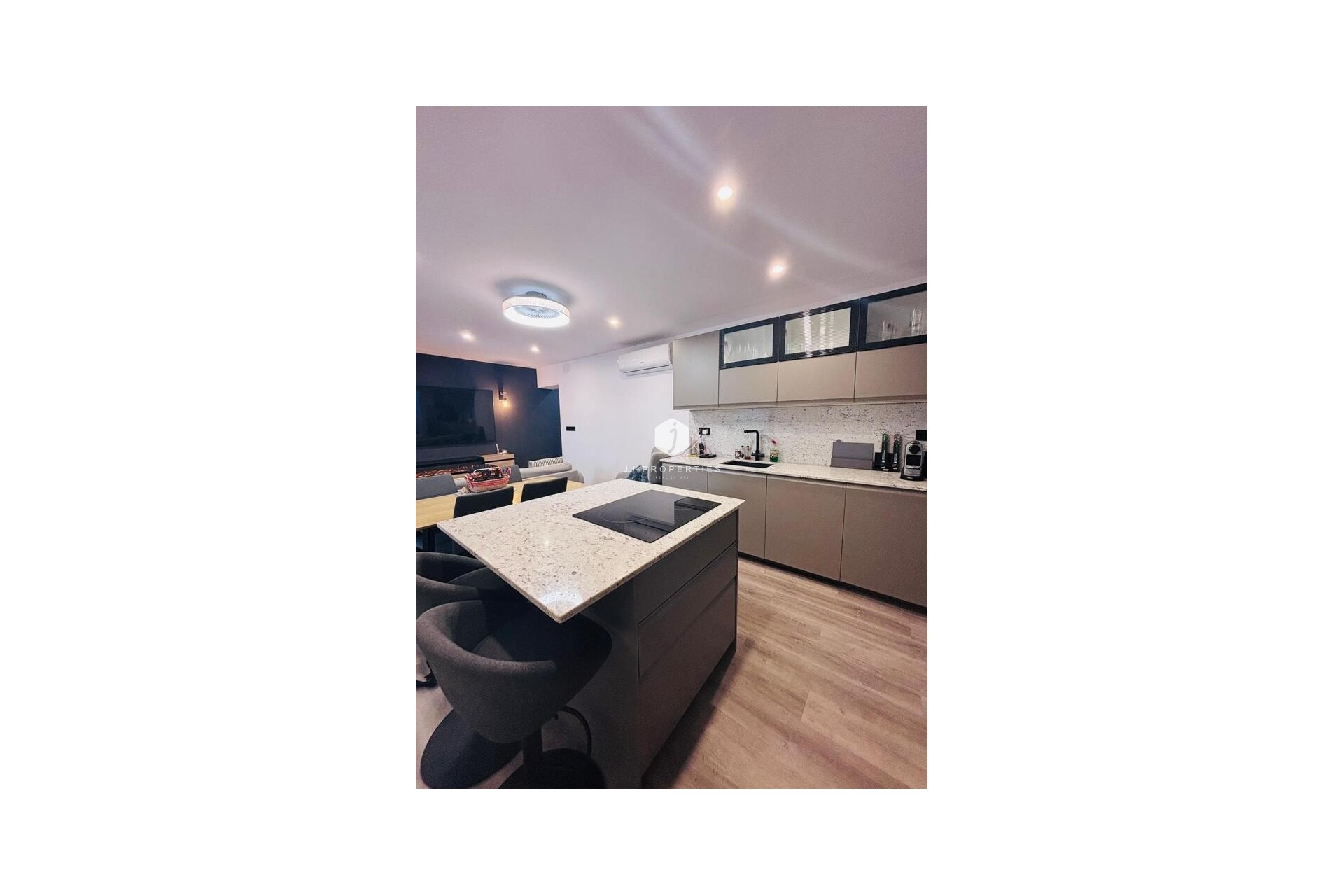 Tweedehands - Chalet -
San Miguel de Salinas - Inland