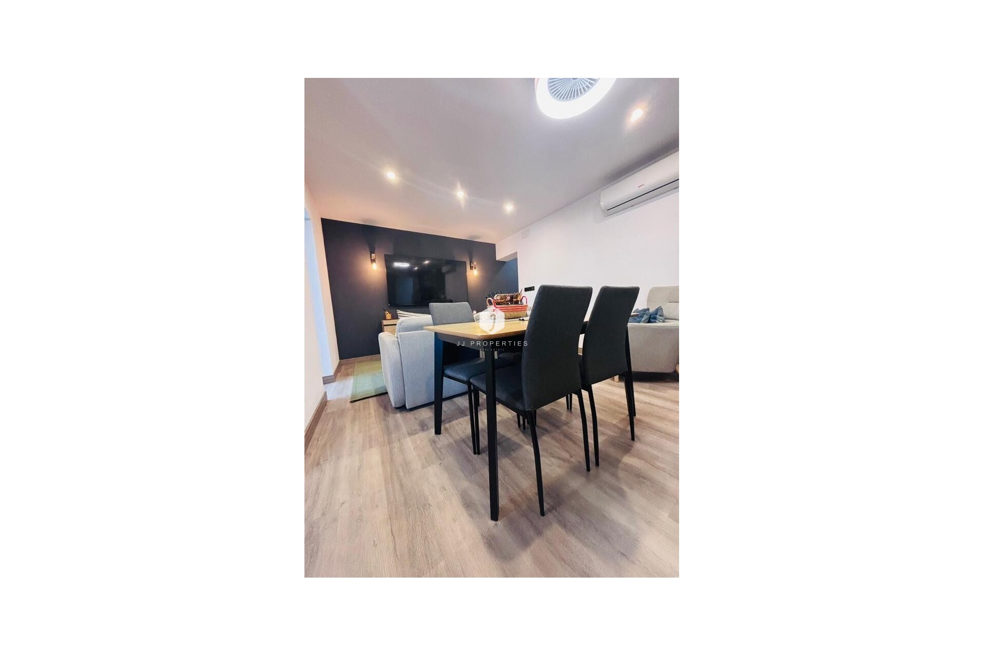 Tweedehands - Chalet -
San Miguel de Salinas - Inland