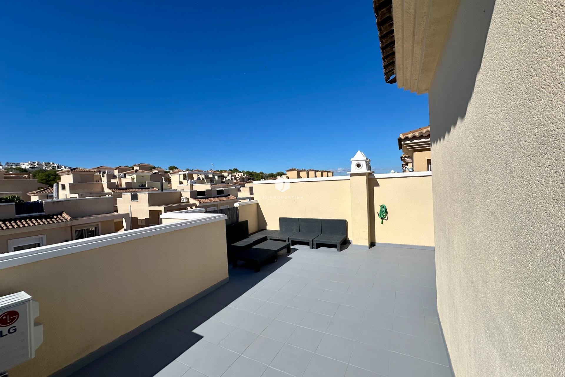 Tweedehands - Chalet -
San Miguel de Salinas - Residencial Los Flamencos