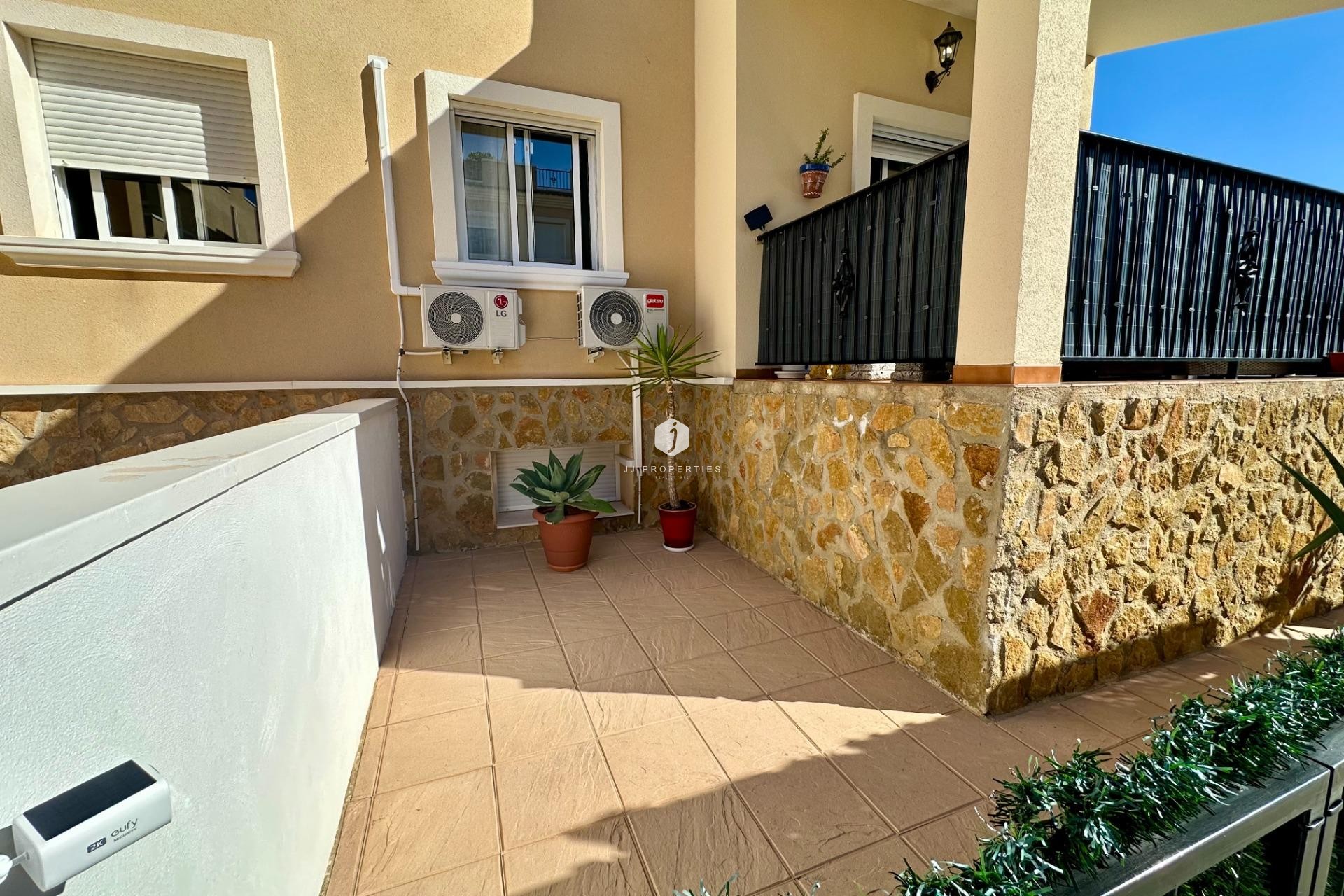 Tweedehands - Chalet -
San Miguel de Salinas - Residencial Los Flamencos