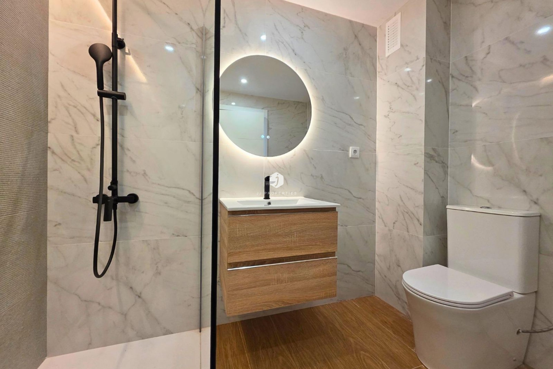 Tweedehands - Chalet -
Torrevieja - aguas nuevas