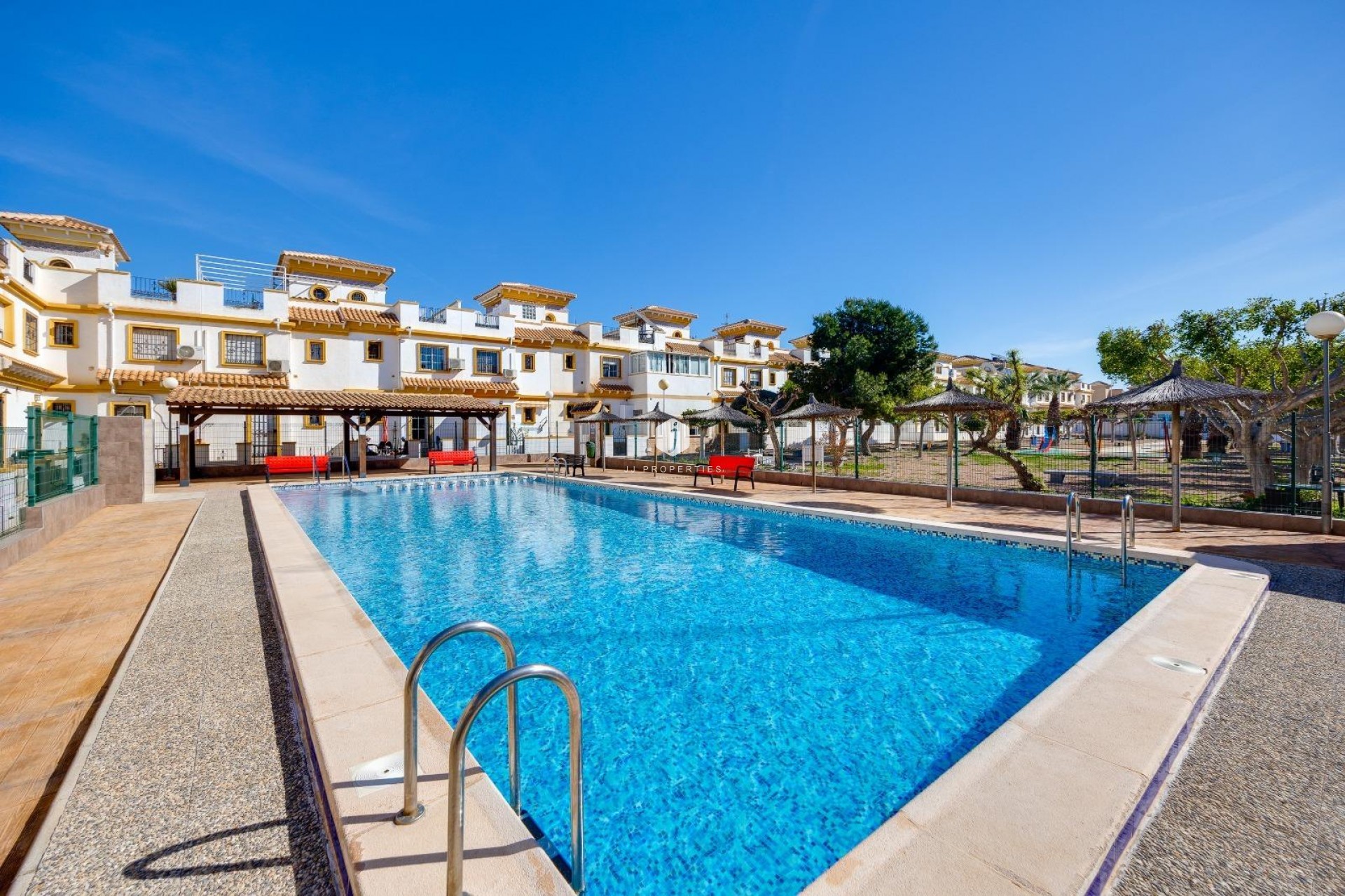 Tweedehands - Chalet -
Torrevieja - aguas nuevas