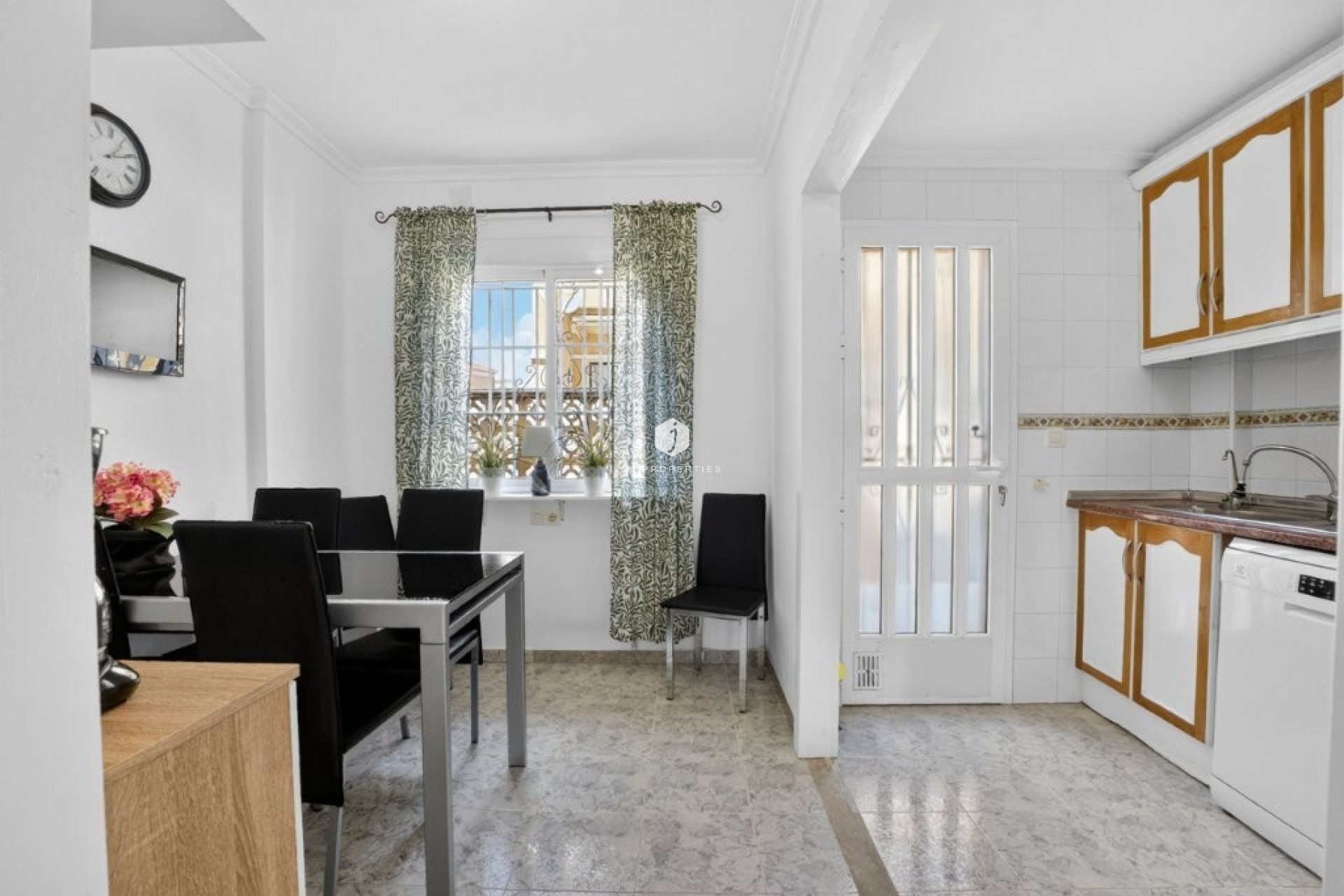 Tweedehands - Chalet -
Torrevieja - aguas nuevas