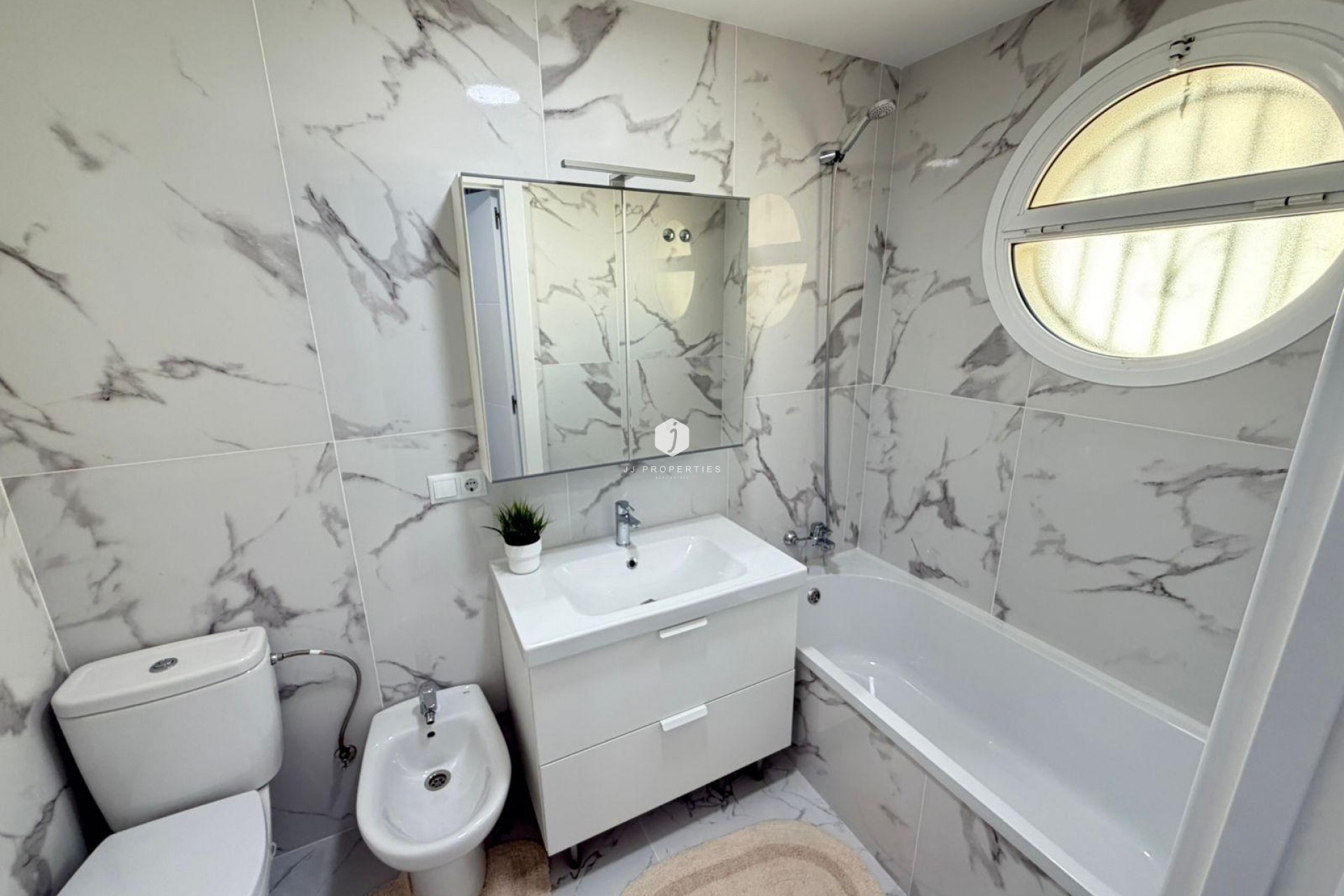 Tweedehands - Chalet -
Torrevieja - Cabo cervera