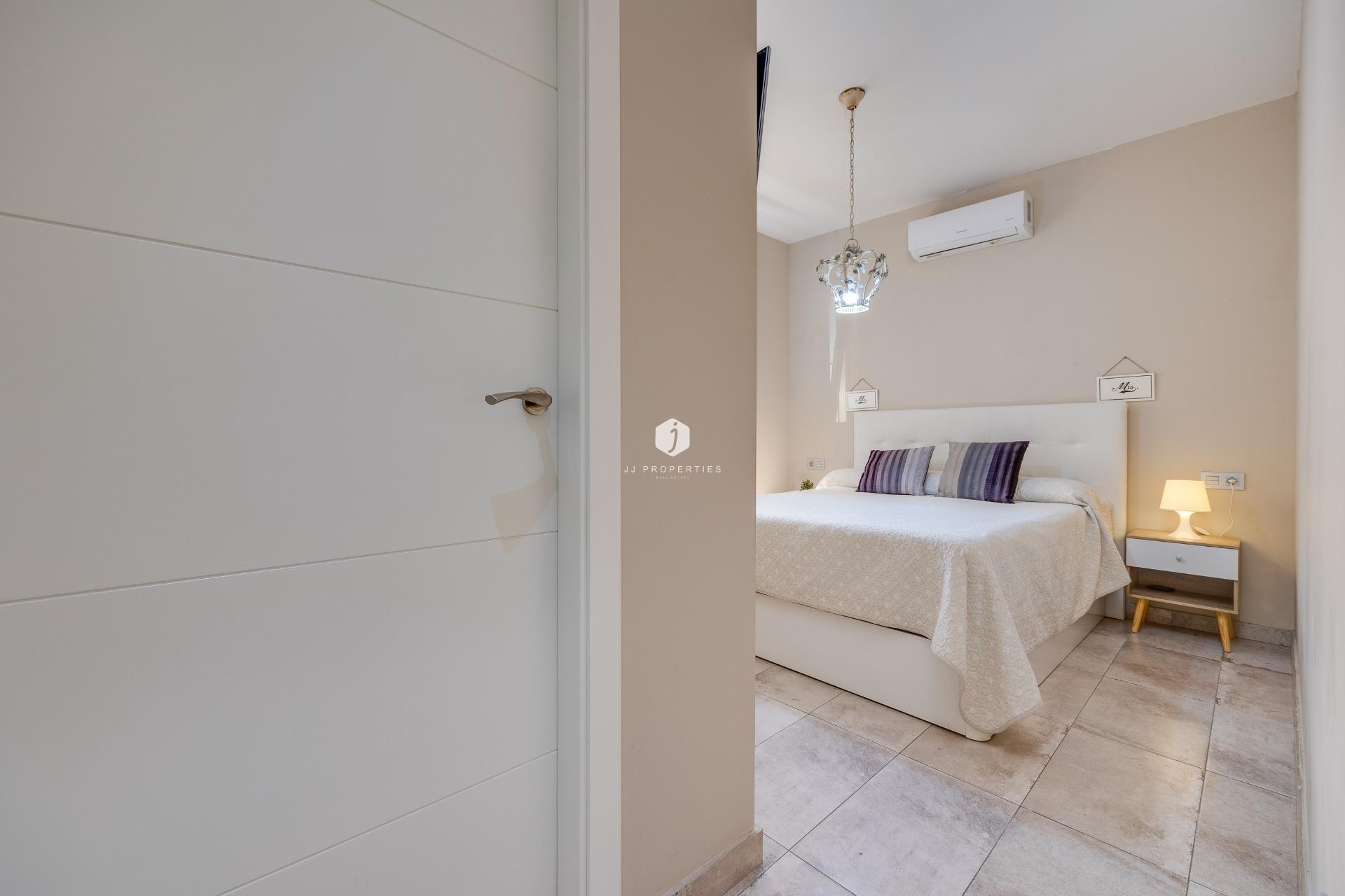 Tweedehands - Chalet -
Torrevieja - Centro