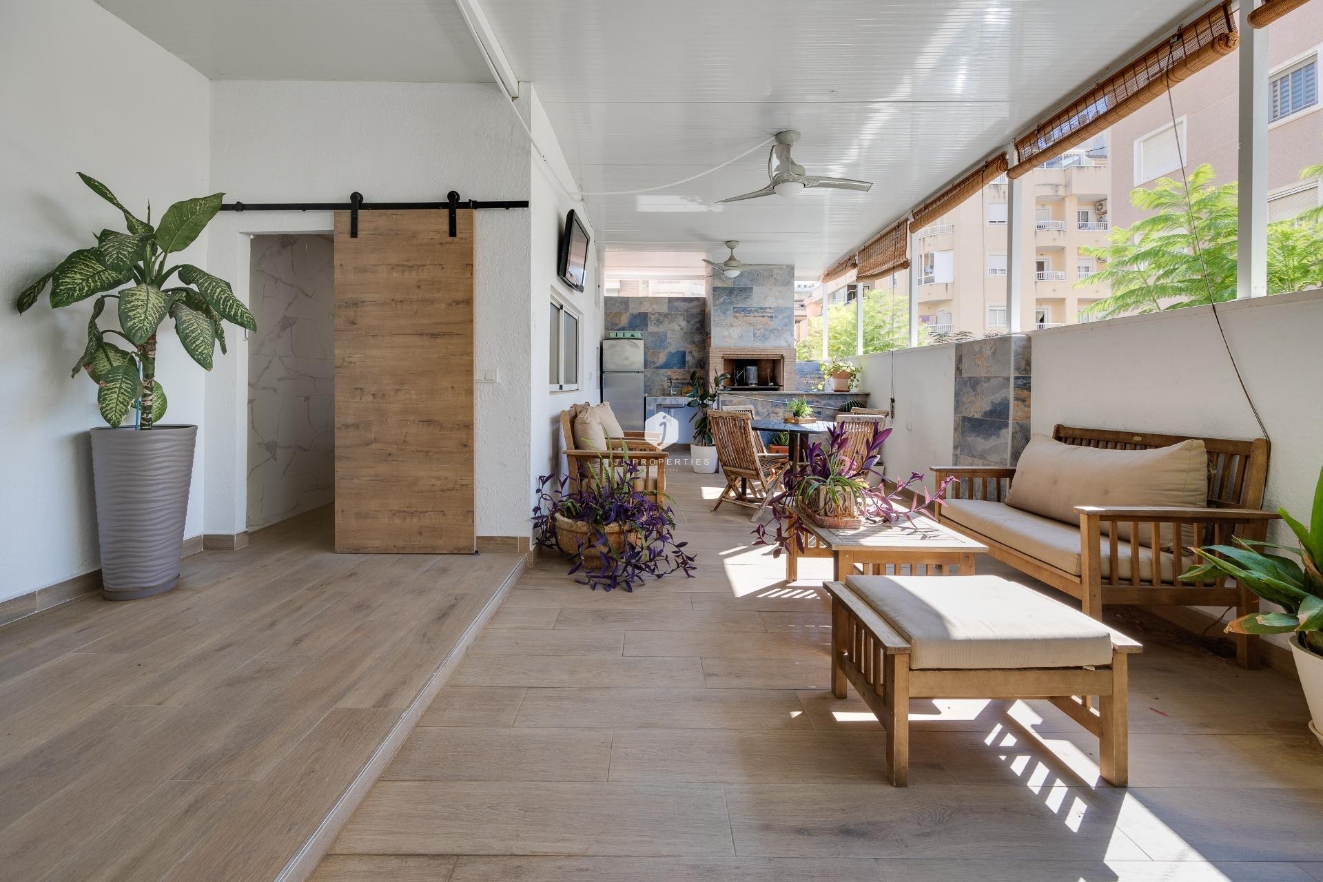 Tweedehands - Chalet -
Torrevieja - Centro