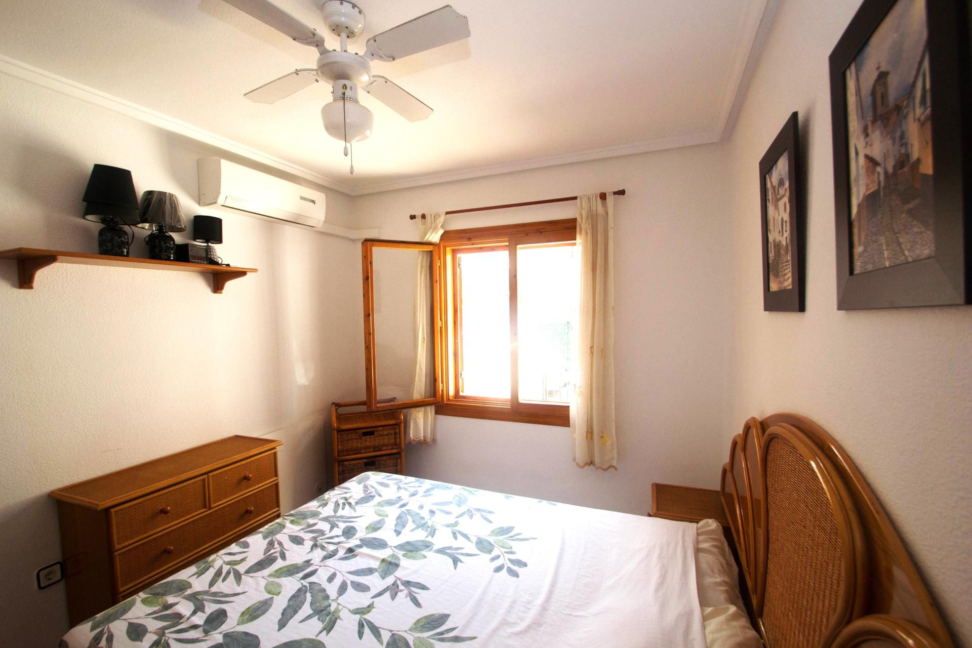 Tweedehands - Chalet -
Torrevieja - Costa Blanca