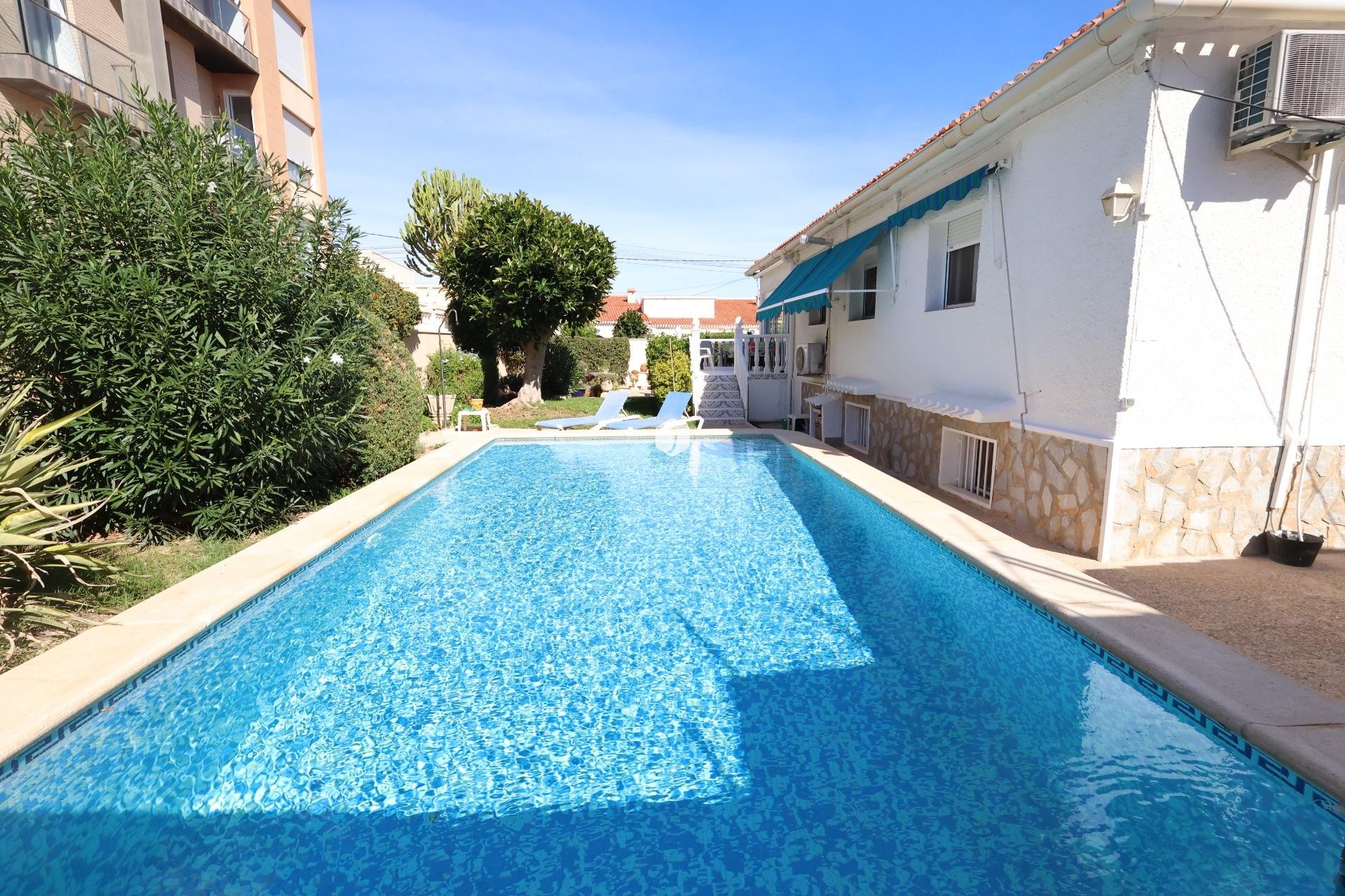 Tweedehands - Chalet -
Torrevieja - Costa Blanca