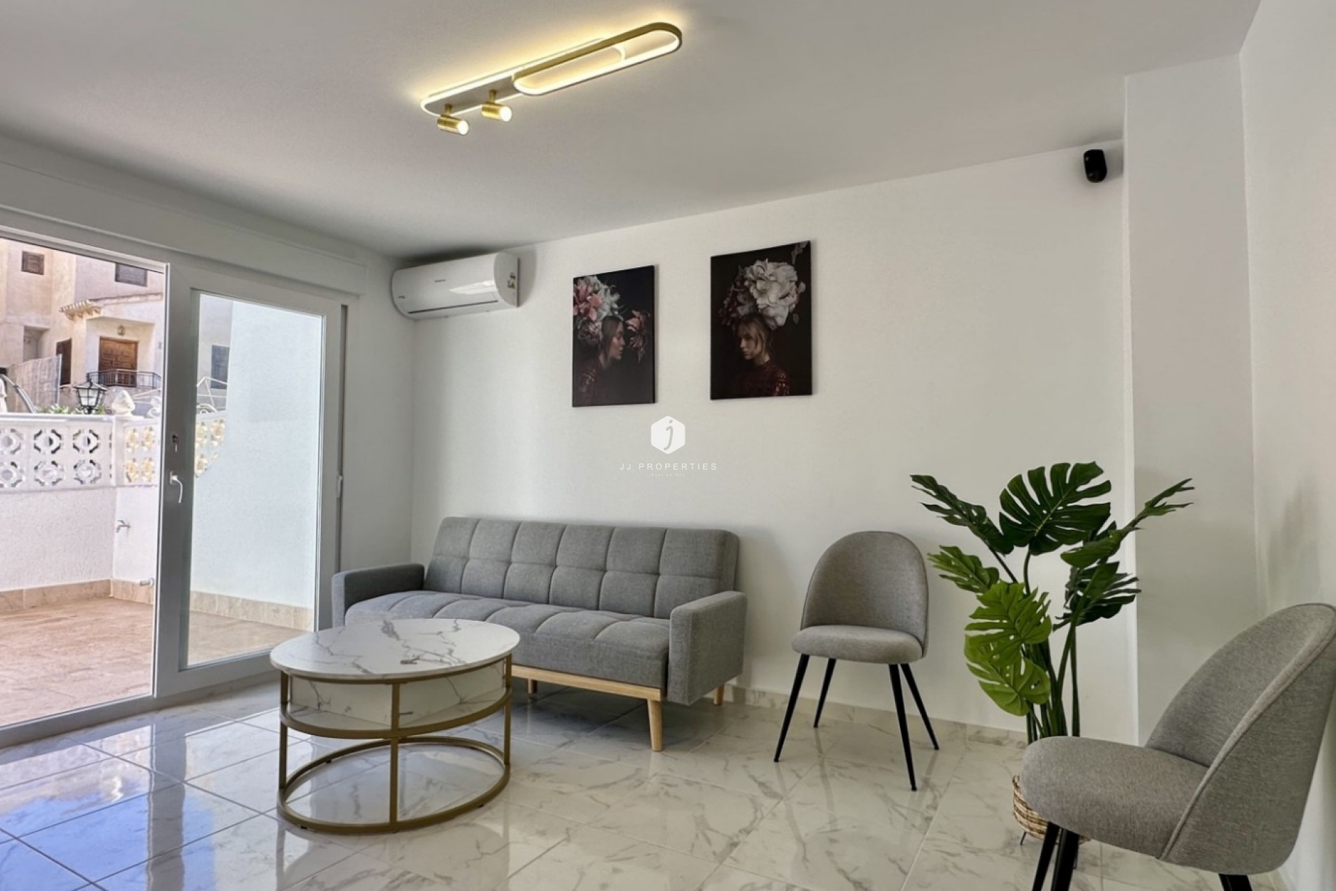 Tweedehands - Chalet -
Torrevieja - Costa Blanca