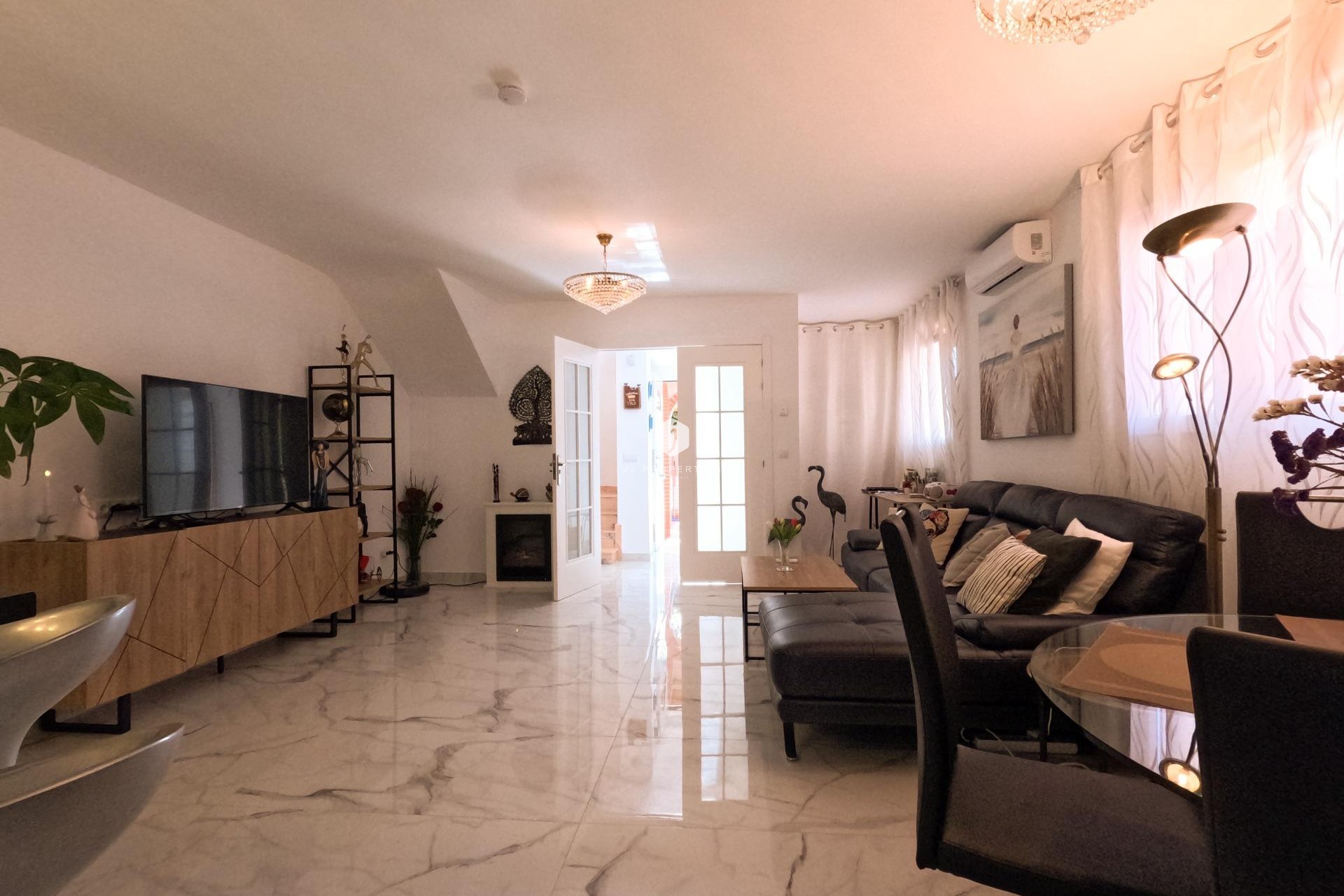 Tweedehands - Chalet -
Torrevieja - El Acequión - Los Náufragos