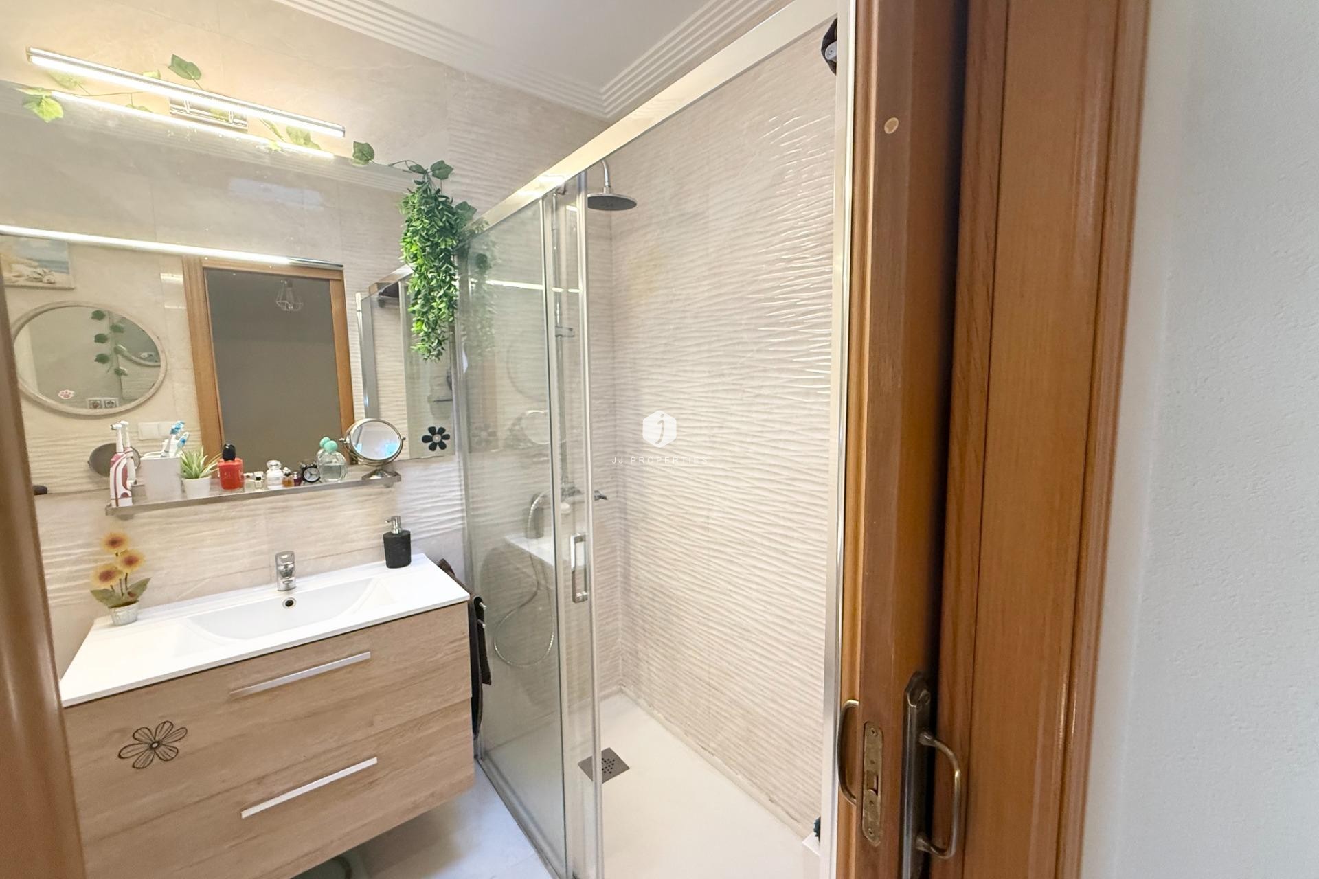 Tweedehands - Chalet -
Torrevieja - El Limonar