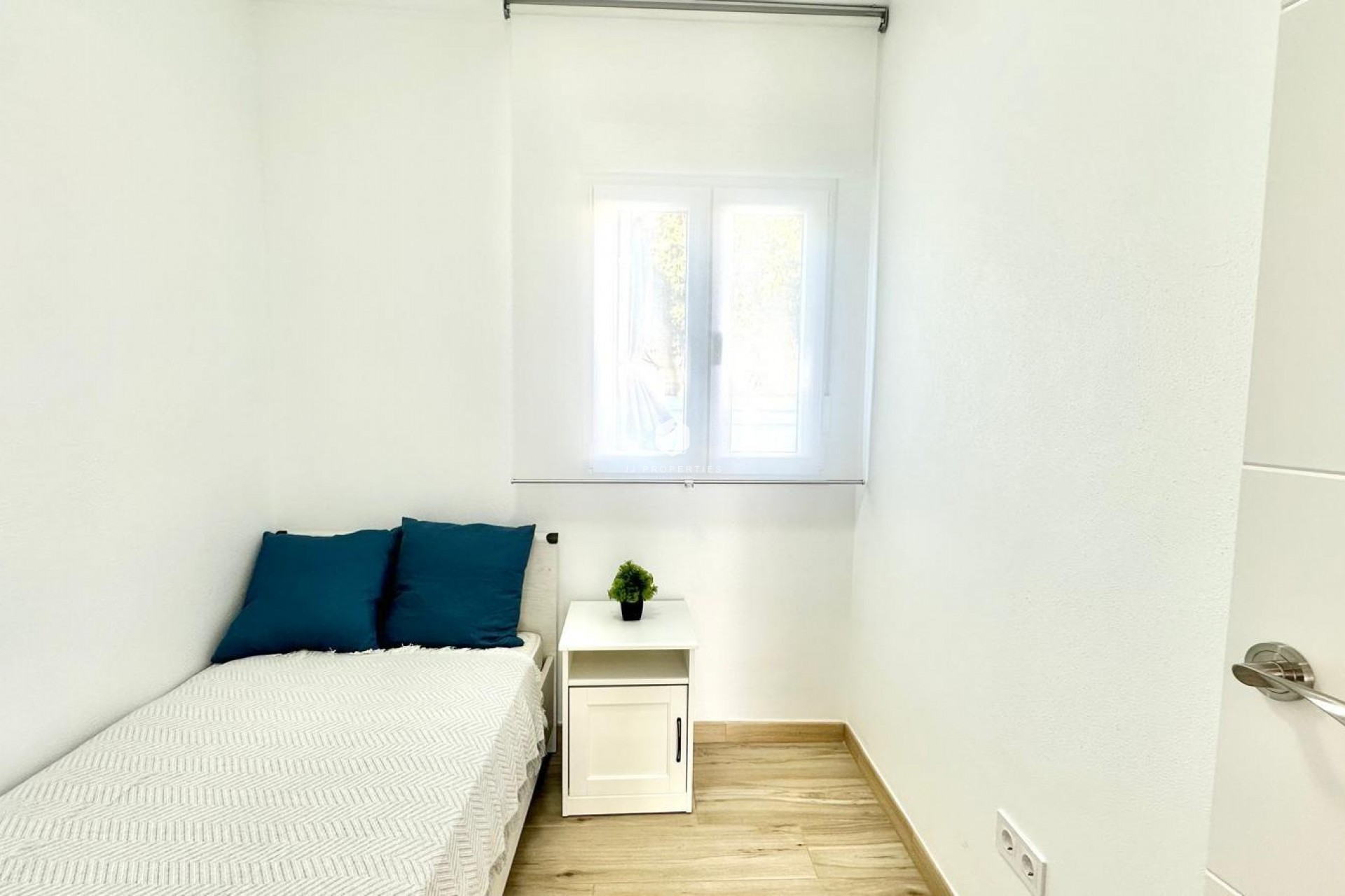 Tweedehands - Chalet -
Torrevieja - Estacion de autobuses