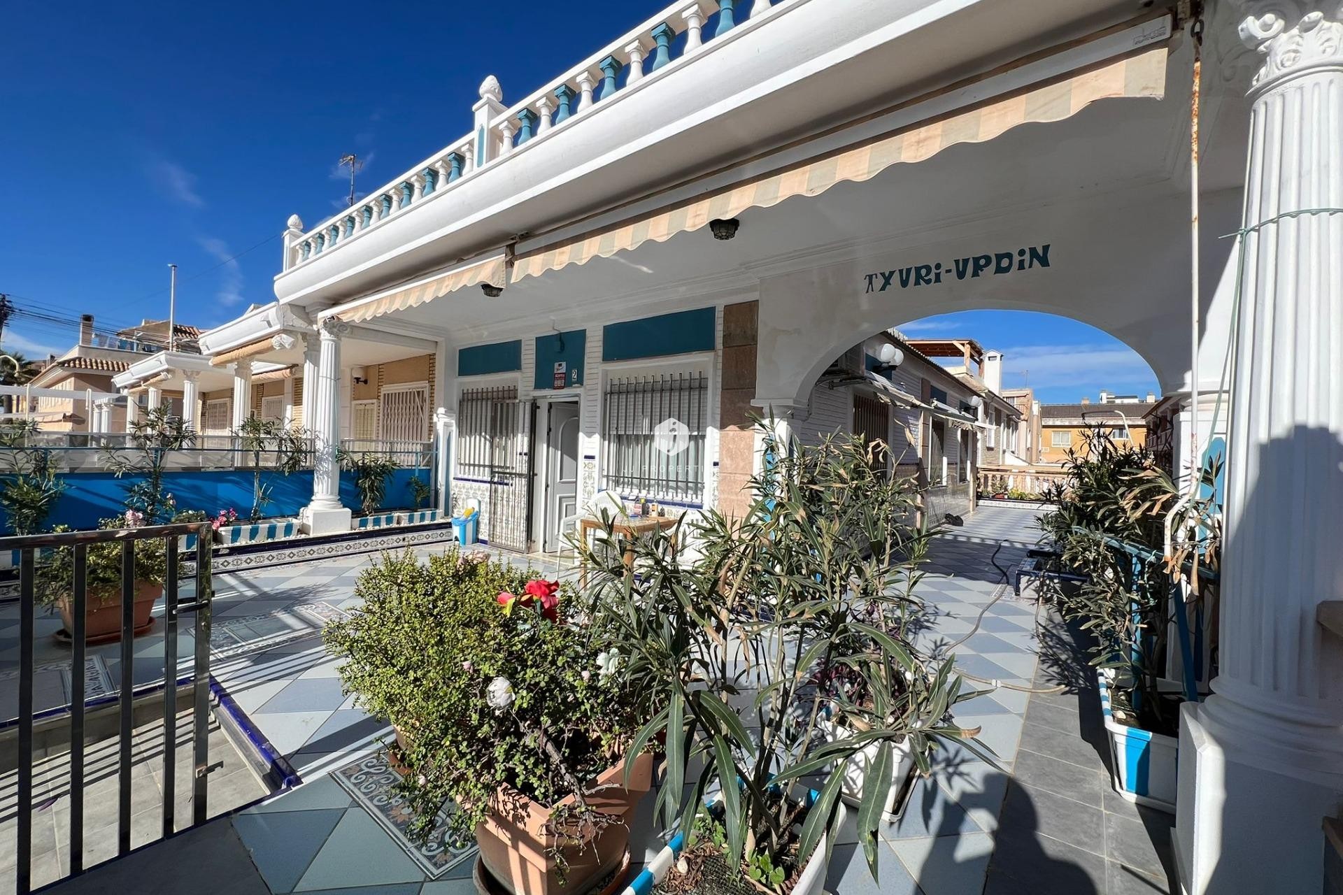 Tweedehands - Chalet -
Torrevieja - La Mata