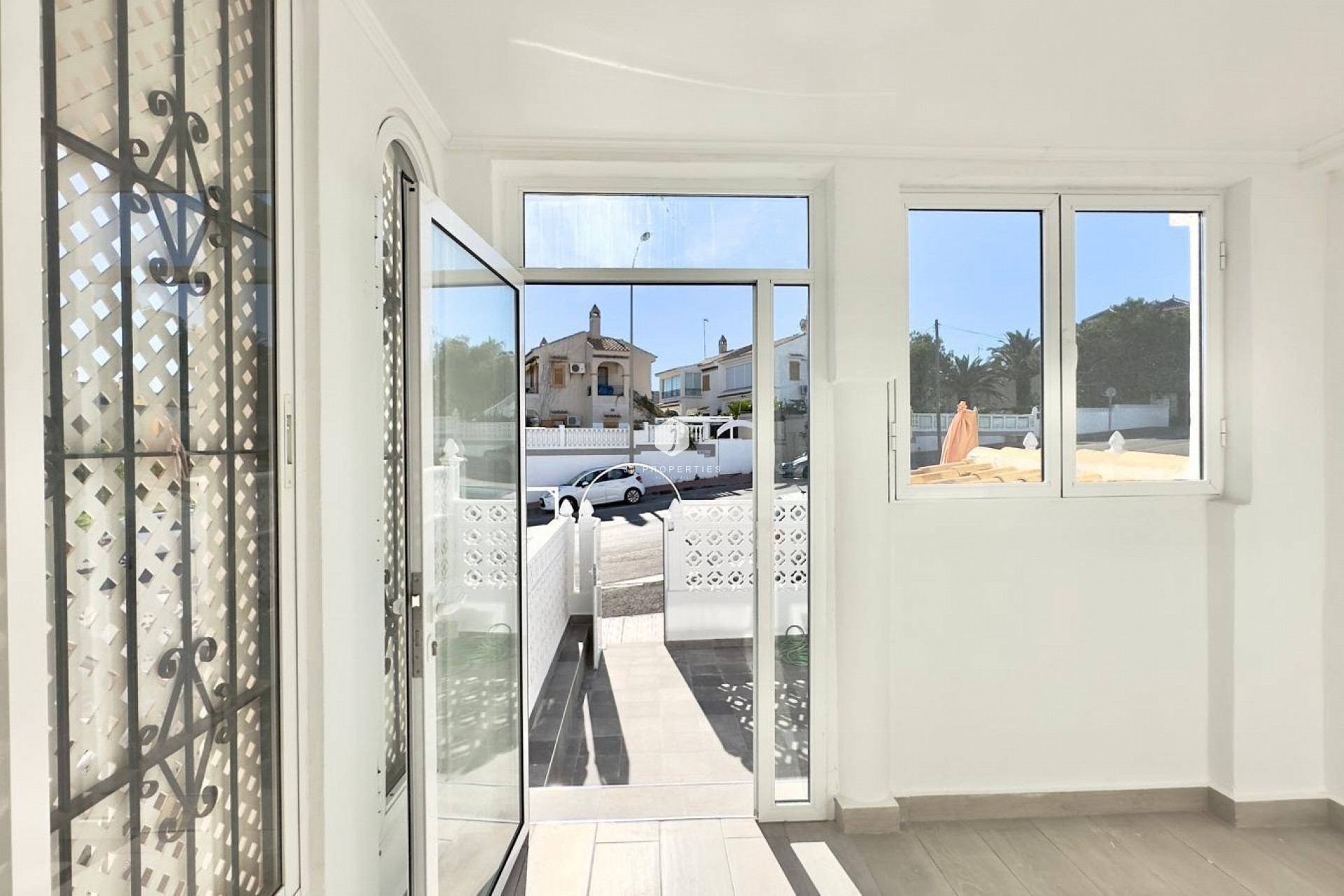 Tweedehands - Chalet -
Torrevieja - La Mata