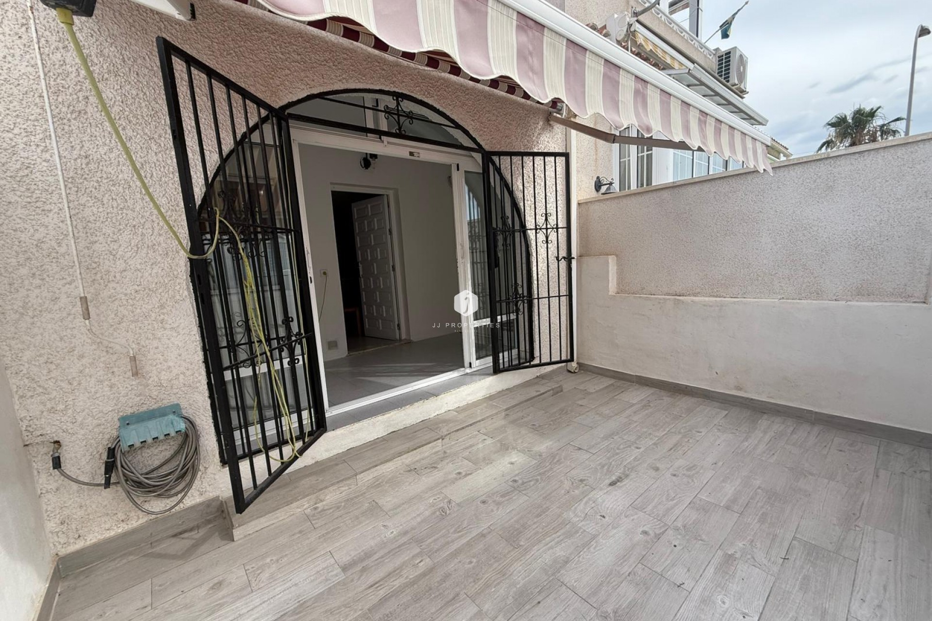 Tweedehands - Chalet -
Torrevieja - La Siesta - El Salado - Torreta